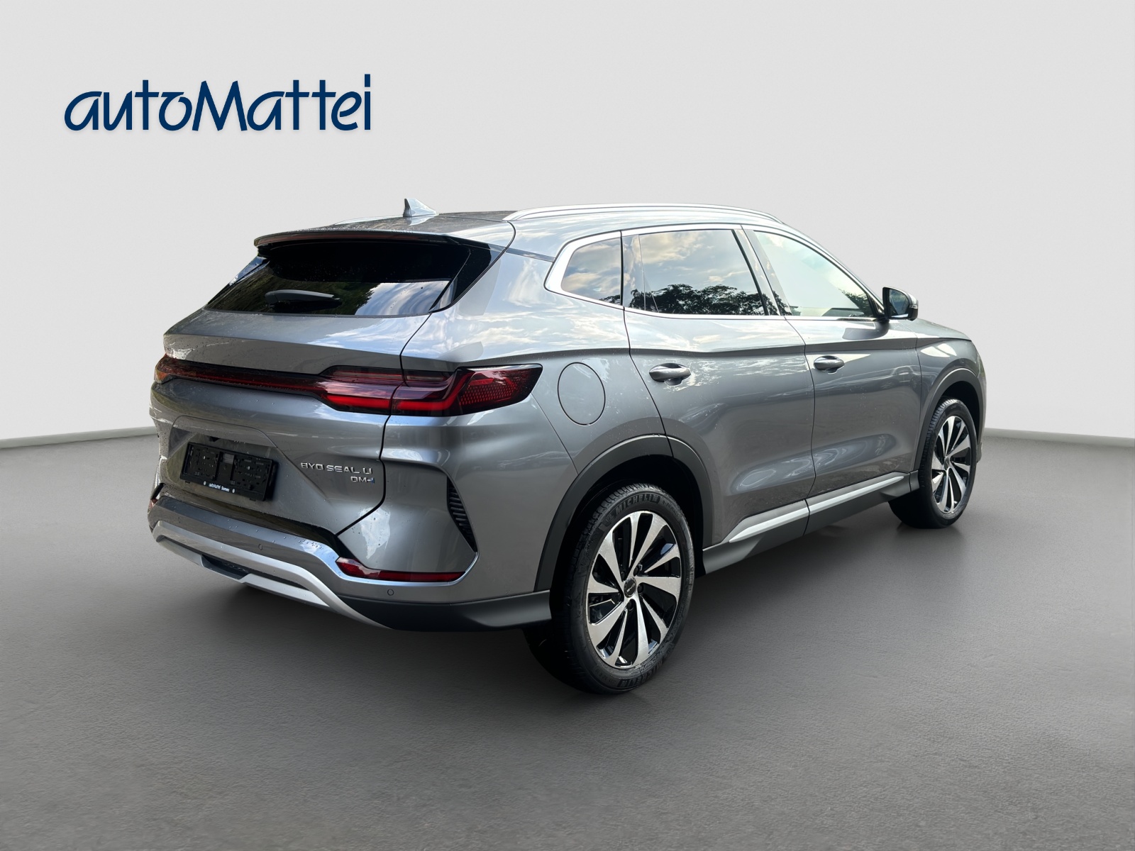 BYD Seal U DM-i Design AWD-showroom-element-3