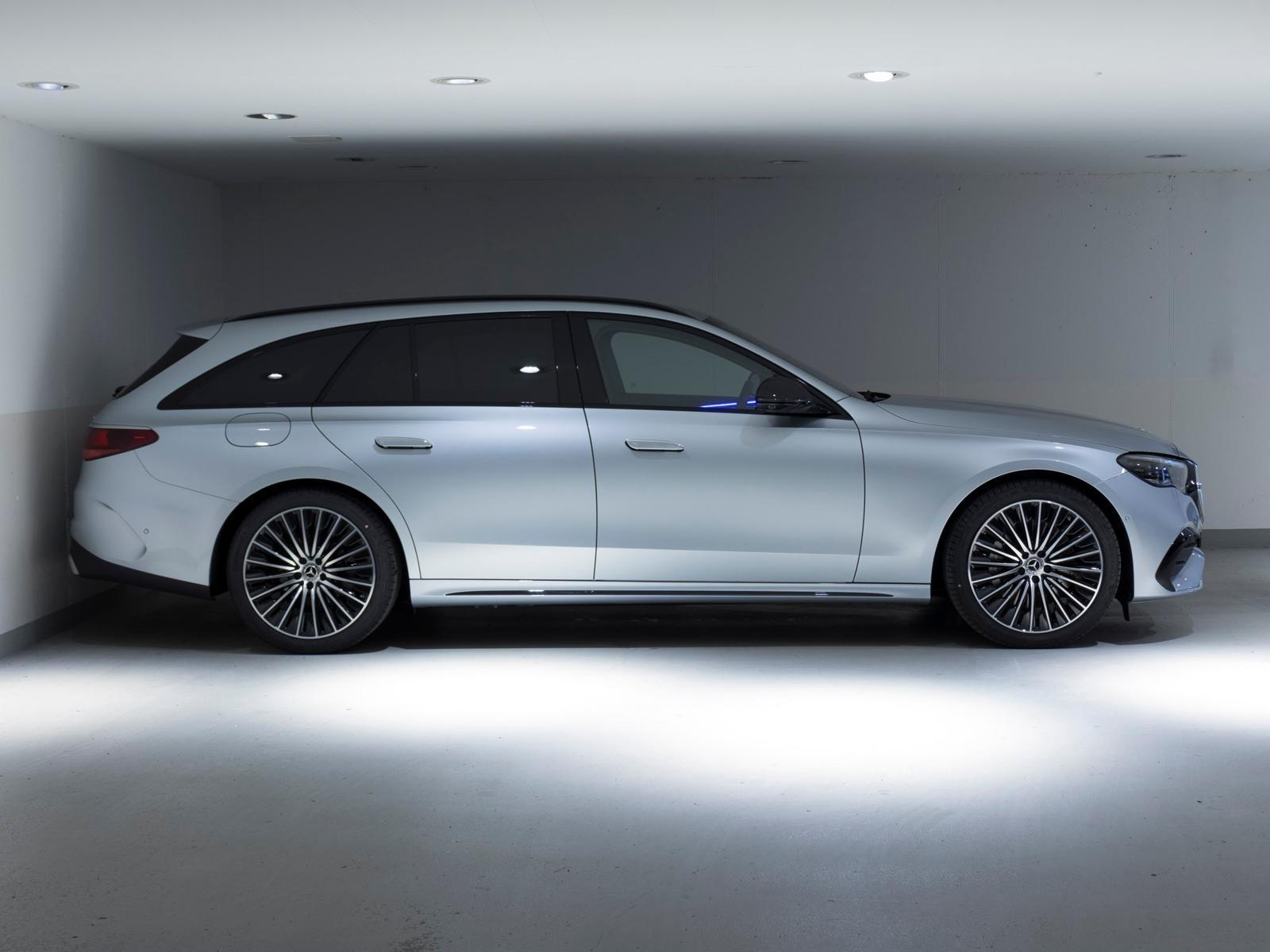 MERCEDES-BENZ E 220 d 4MATIC T-Modell-image-1