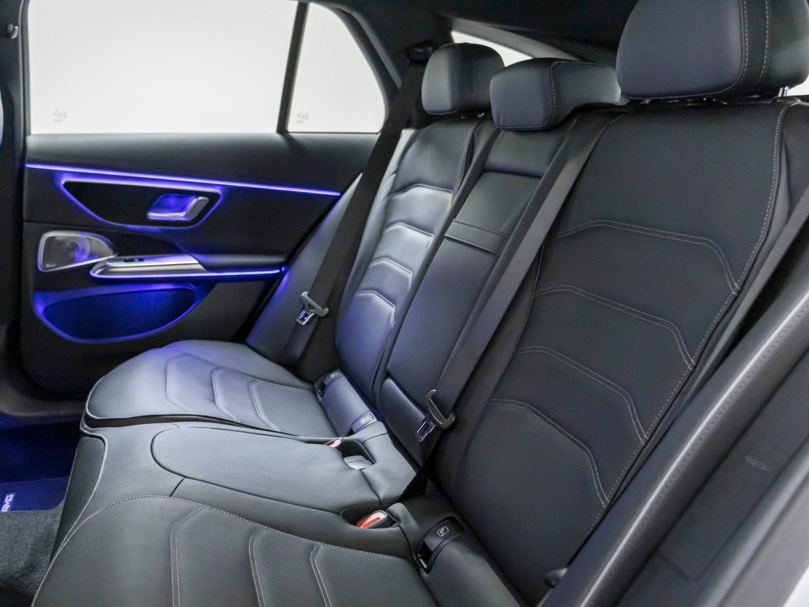 MERCEDES-BENZ E 220 d 4MATIC T-Modell-image-8