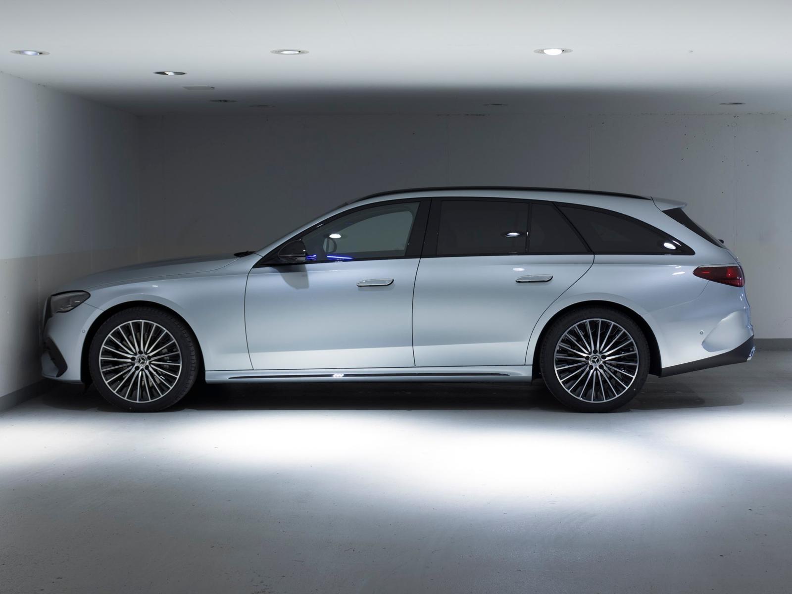 MERCEDES-BENZ E 220 d 4MATIC T-Modell-image-5