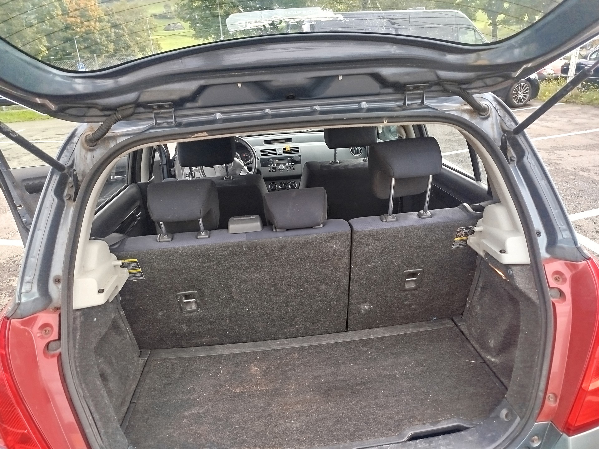 SUZUKI Swift 1.3i 16V GL 4x4-image-11