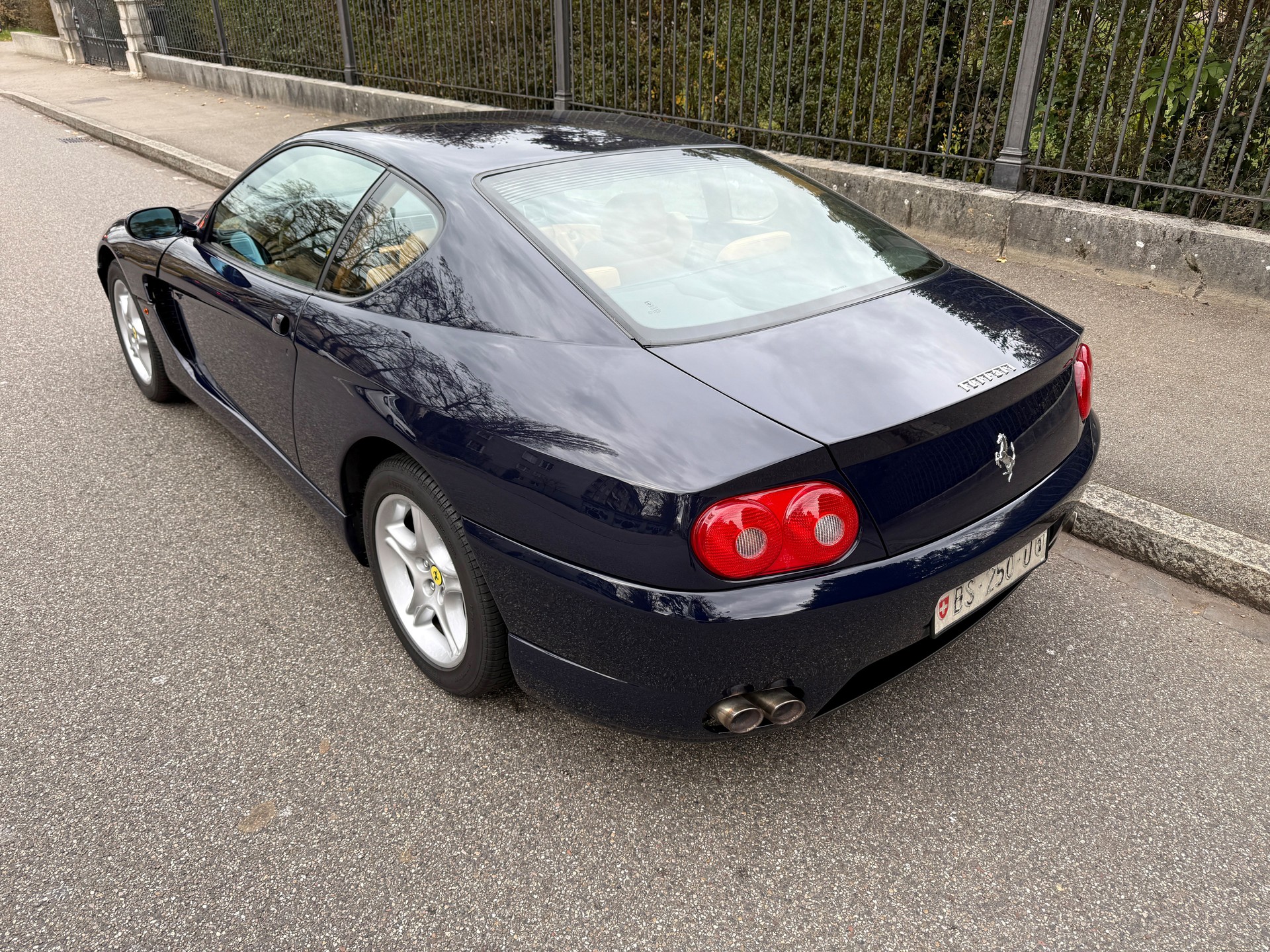 FERRARI 456 GT-showroom-element-1