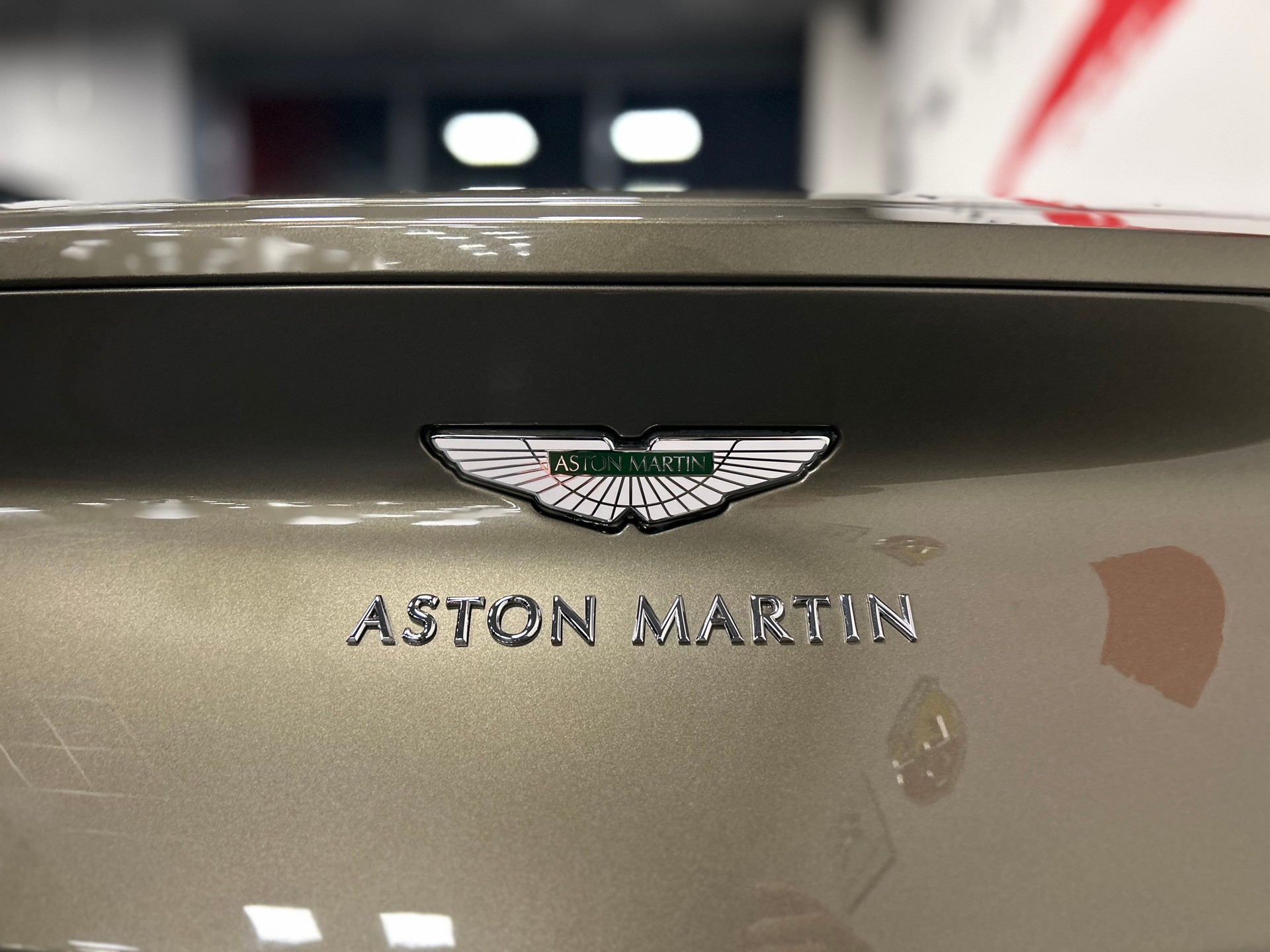 ASTON MARTIN DB11 V8 Volante Touchtronic 3-image-27