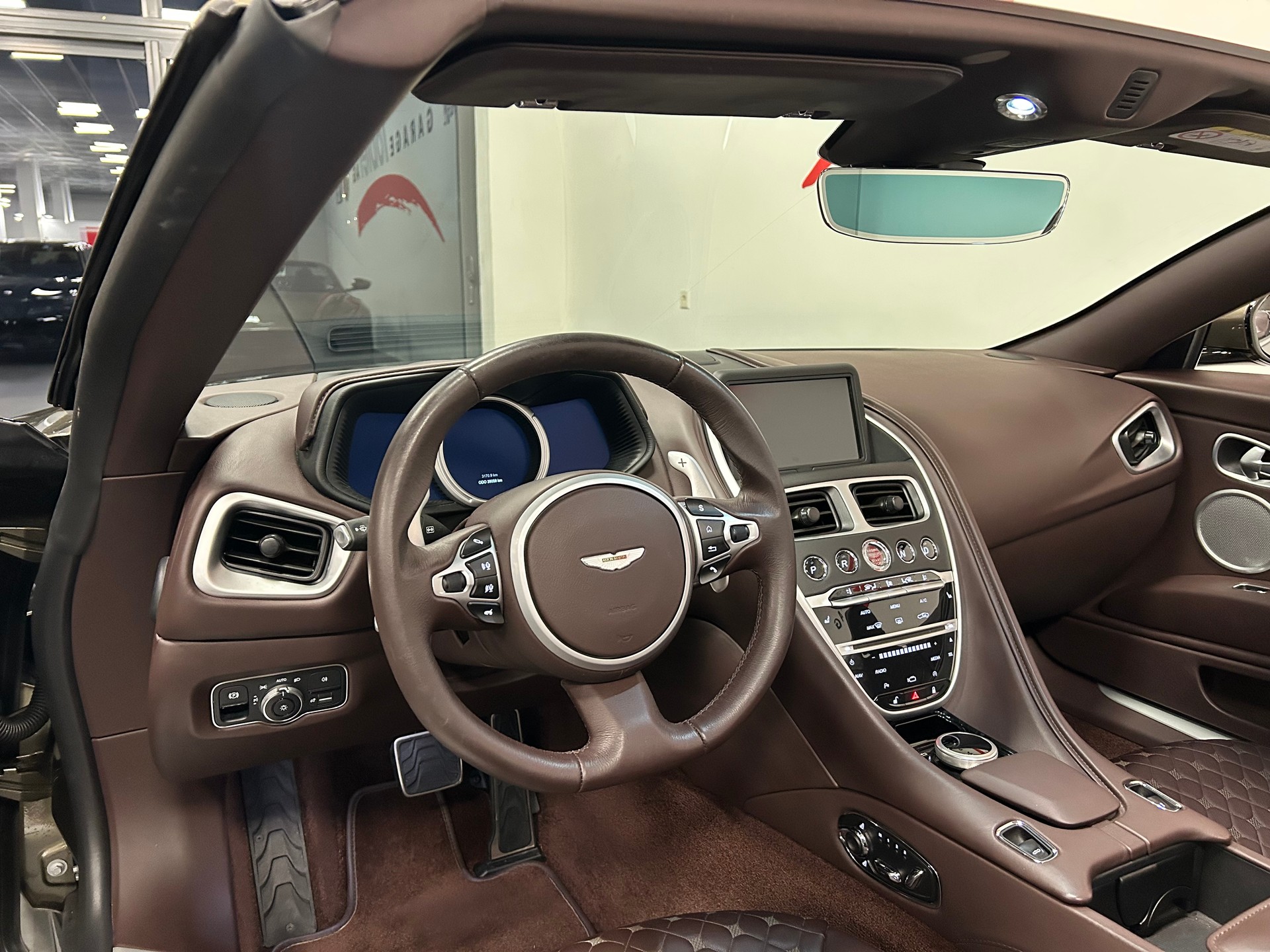 ASTON MARTIN DB11 V8 Volante Touchtronic 3-image-11