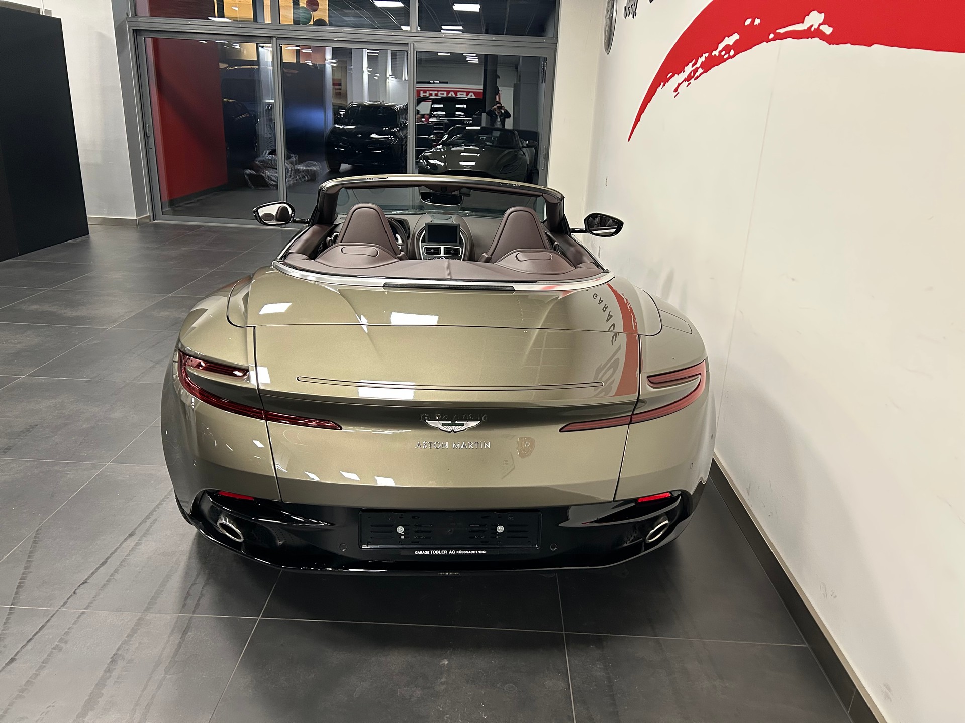 ASTON MARTIN DB11 V8 Volante Touchtronic 3-image-23