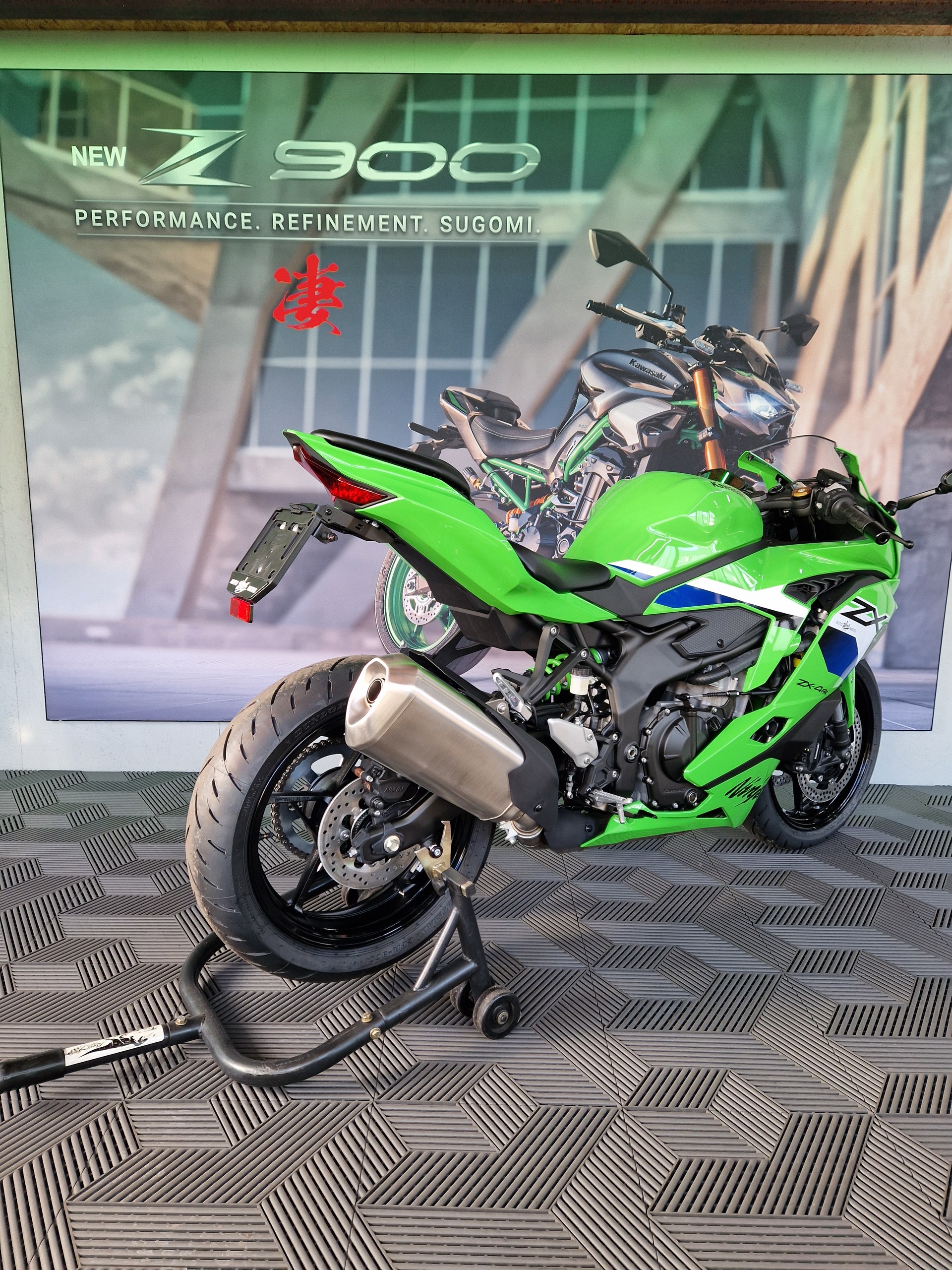 KAWASAKI Ninja ZX-4RR MY 26 (57/35KW) mit Heckumbau-image-3