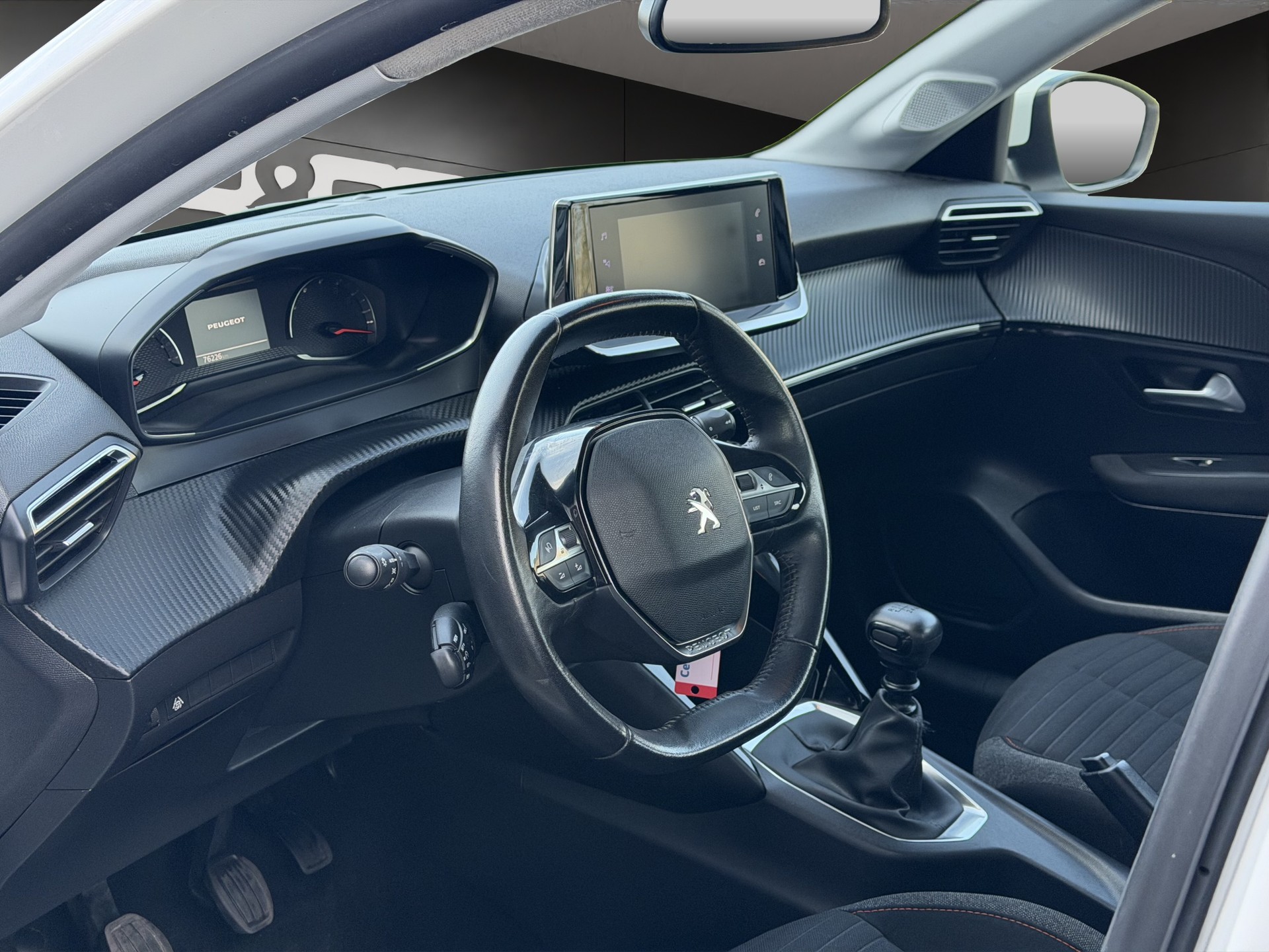 PEUGEOT 208 1.2 PureTech Active-image-7