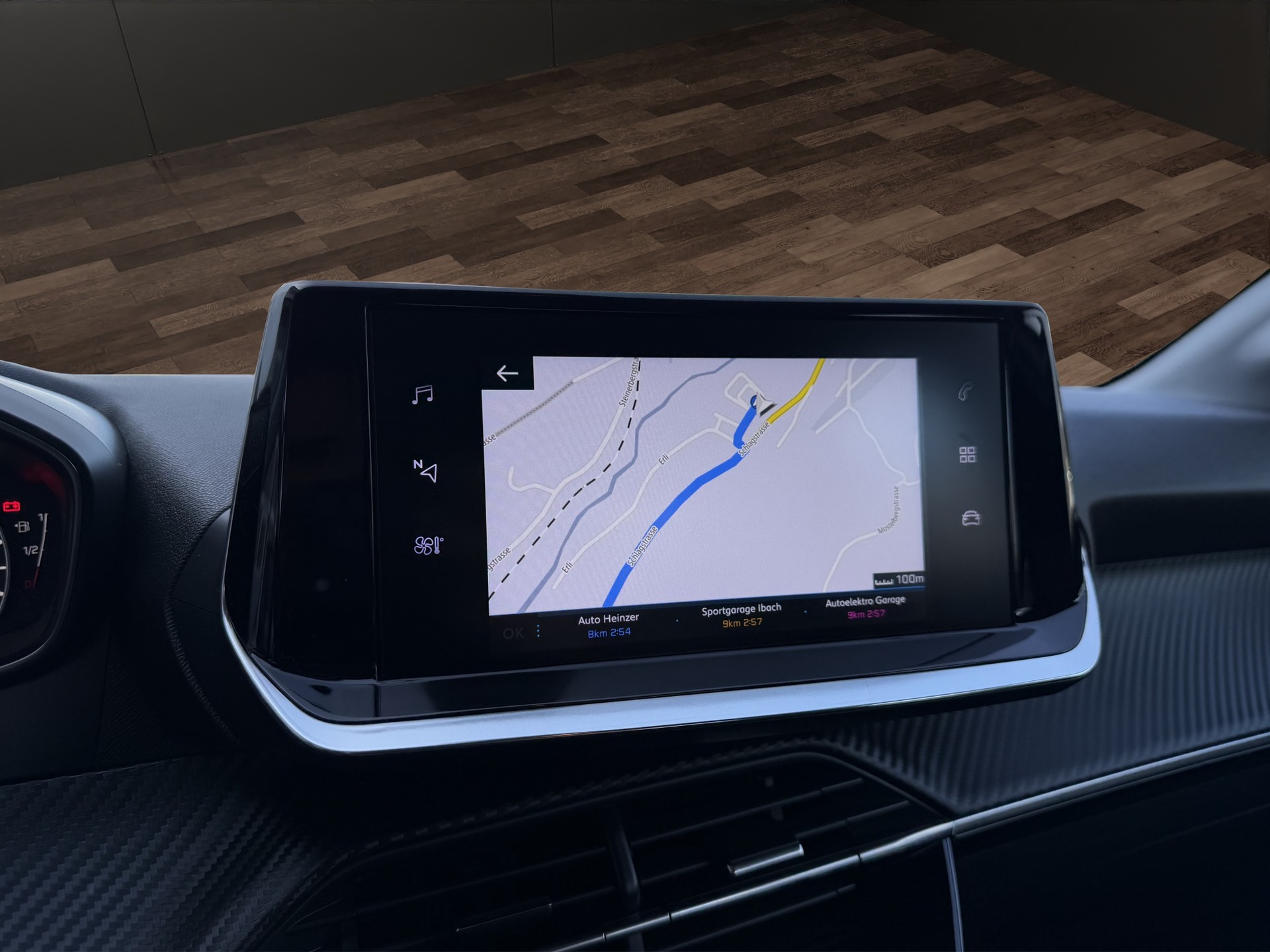PEUGEOT 208 1.2 PureTech Active-image-12