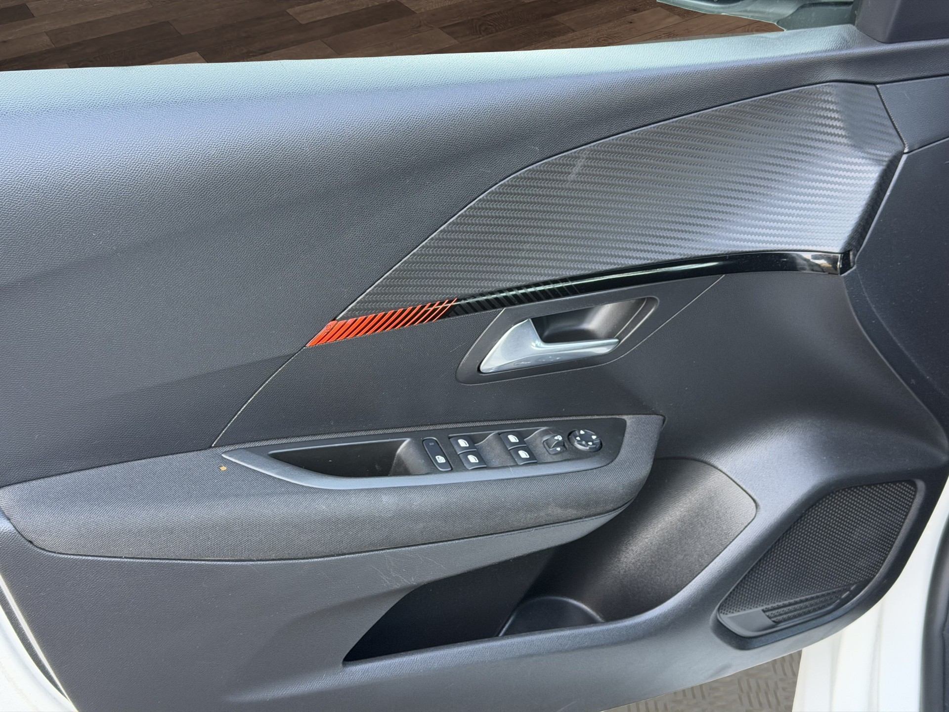 PEUGEOT 208 1.2 PureTech Active-image-11