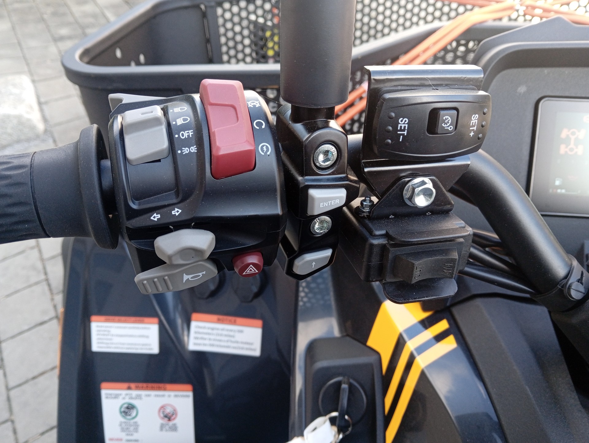 QJ SFA 600 ABS EPS ONE-image-6