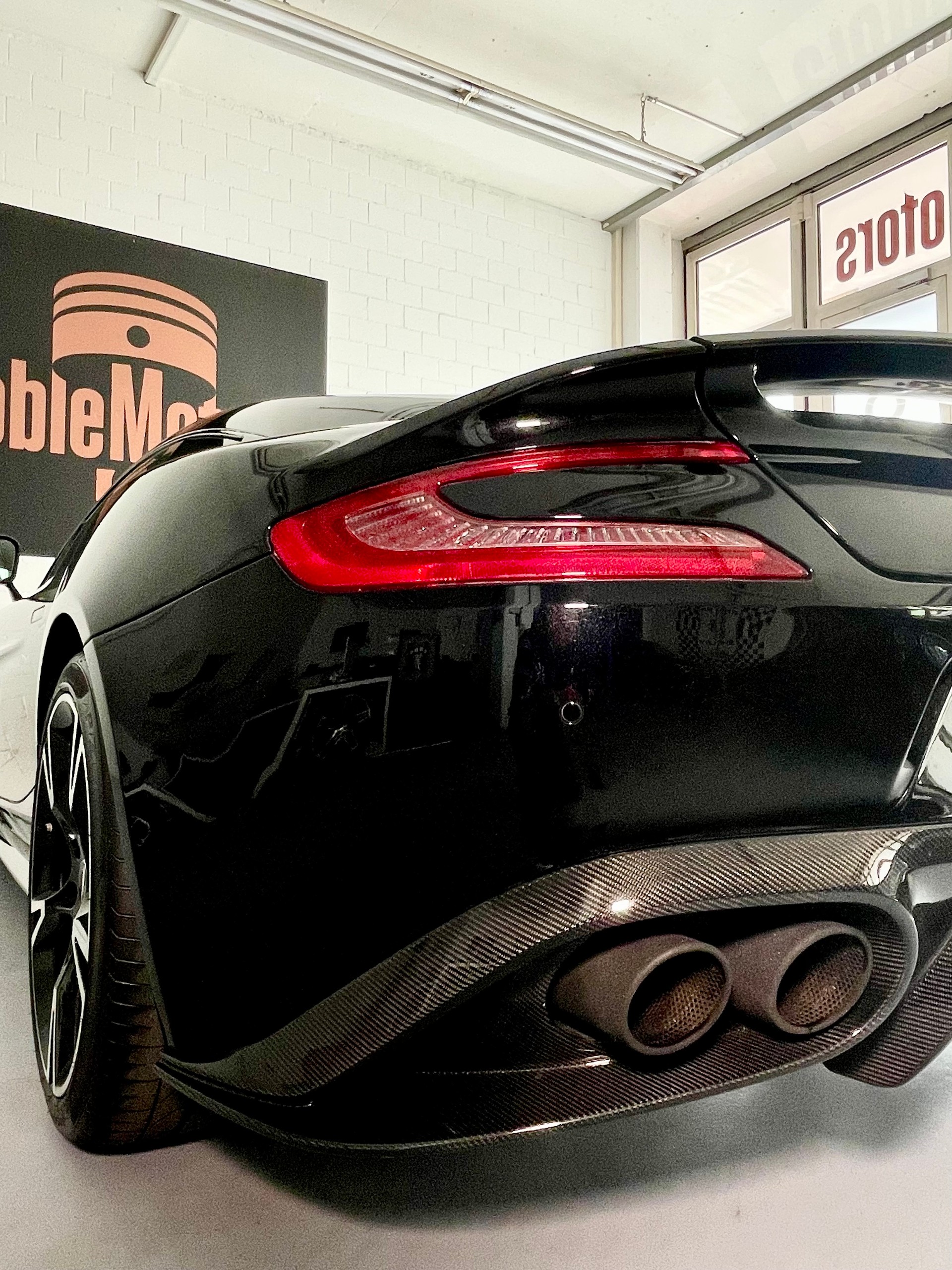 ASTON MARTIN Vanquish S V12 Touchtronic 3 - mit fortlaufender Aston Martin Garantie bis 2027 und full PPF-image-14