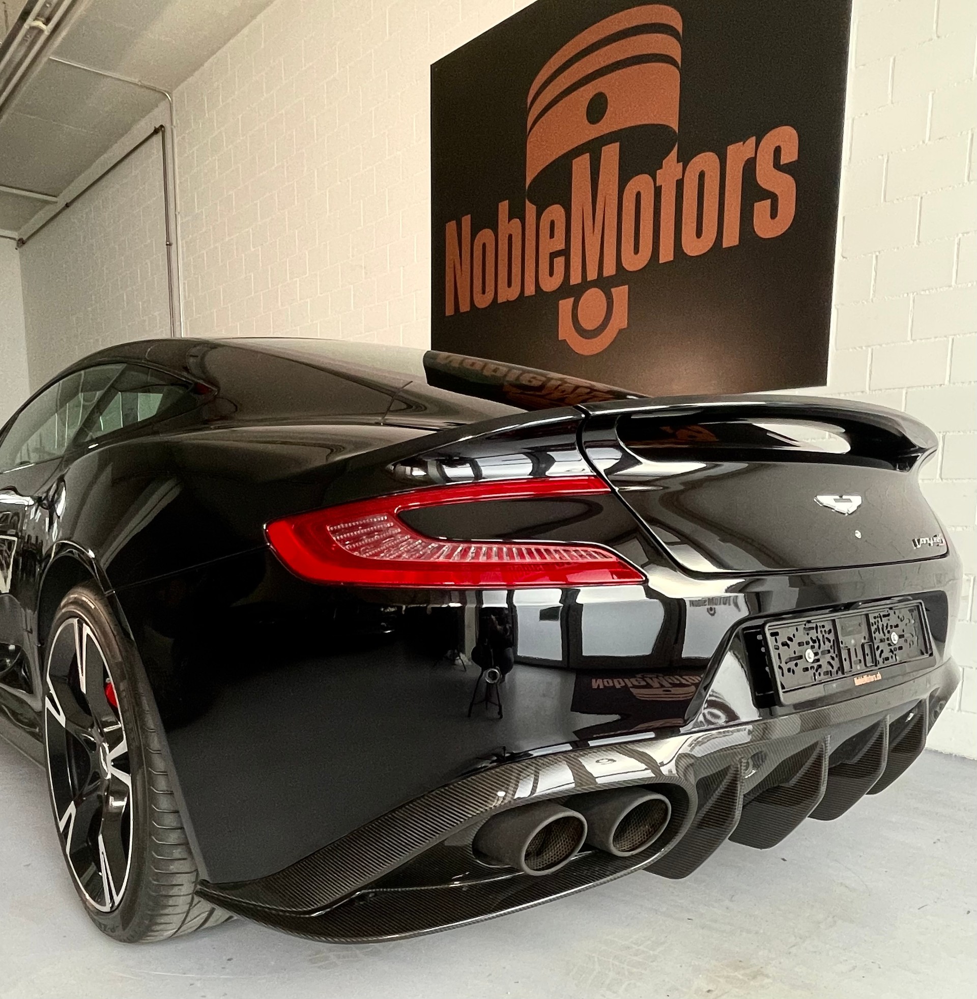 ASTON MARTIN Vanquish S V12 Touchtronic 3 - mit fortlaufender Aston Martin Garantie bis 2027 und full PPF-image-11