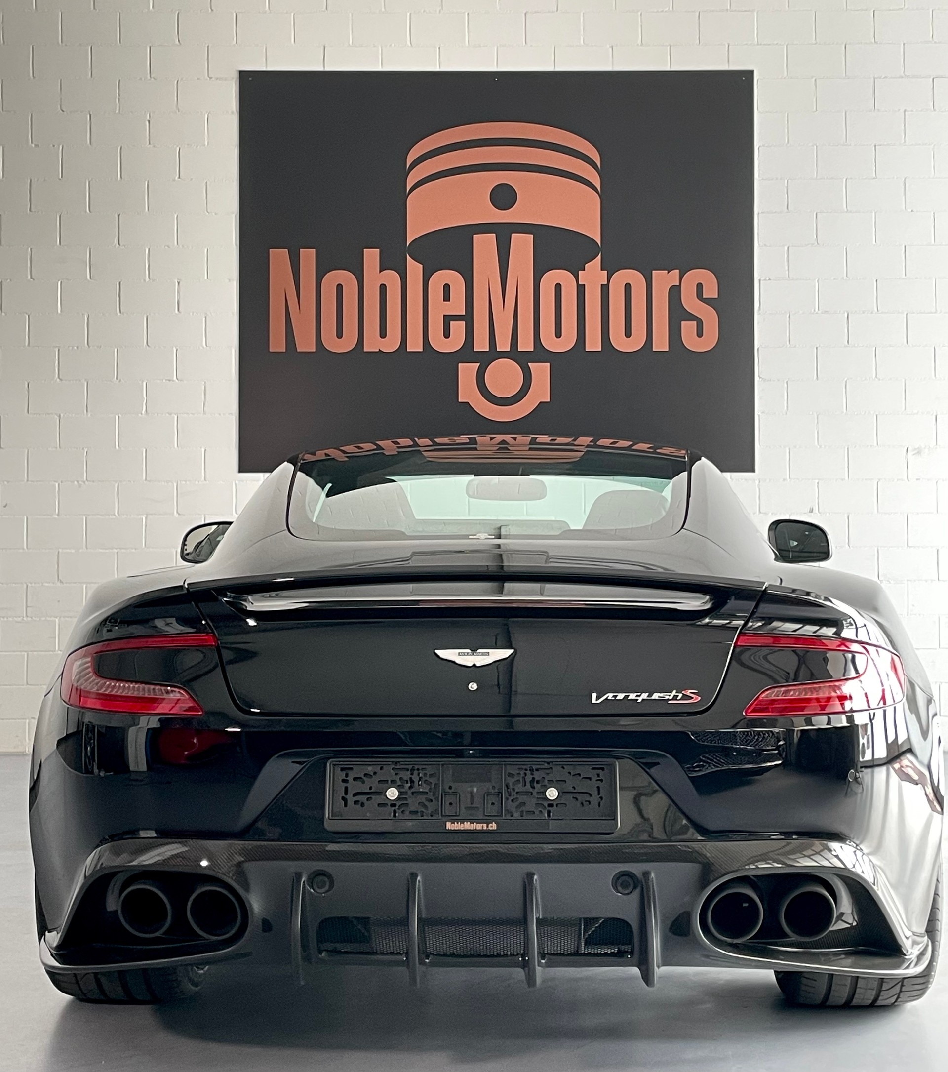 ASTON MARTIN Vanquish S V12 Touchtronic 3 - mit fortlaufender Aston Martin Garantie bis 2027 und full PPF-showroom-element-1