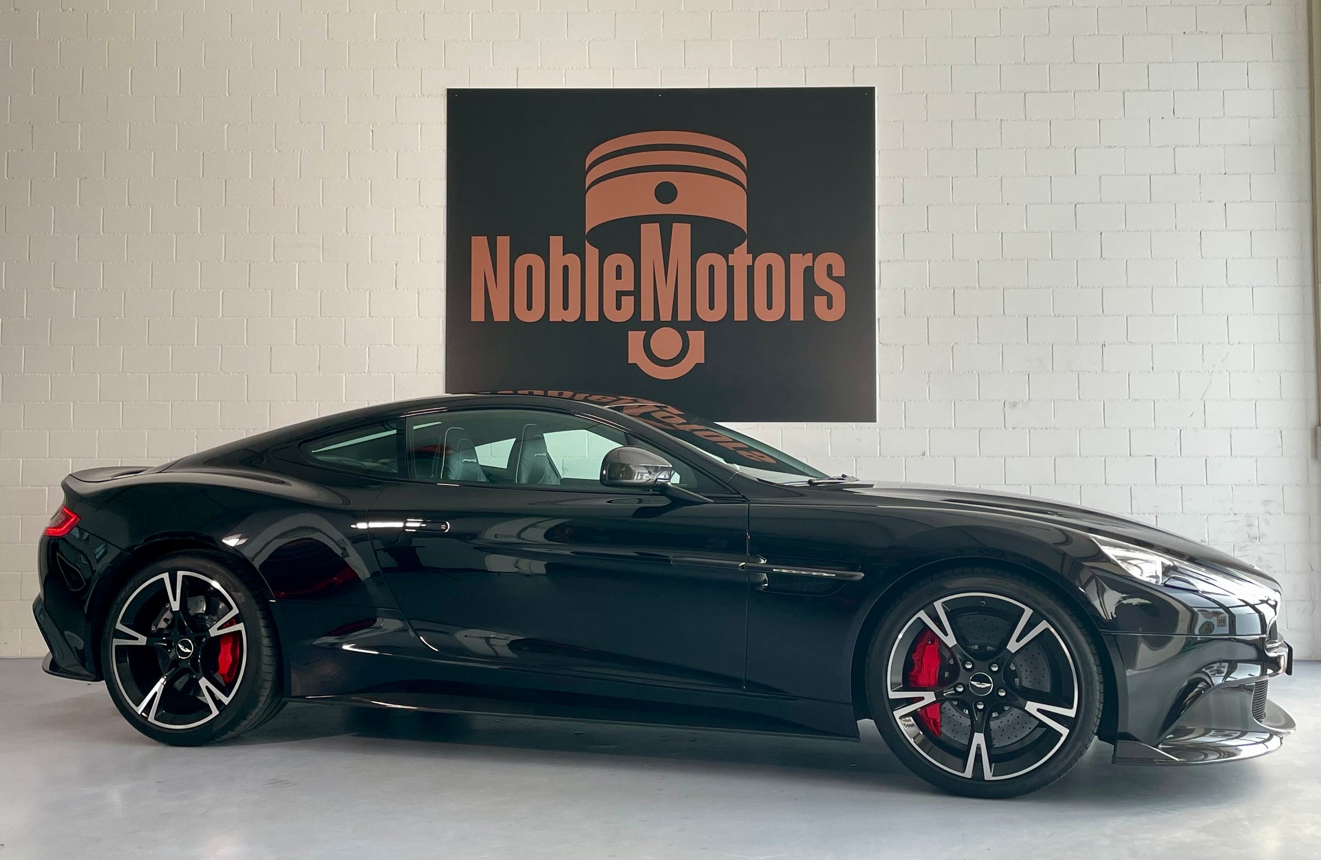 ASTON MARTIN Vanquish S V12 Touchtronic 3 - mit fortlaufender Aston Martin Garantie bis 2027 und full PPF-showroom-element-2