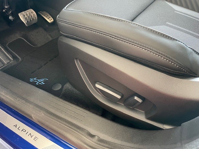 RENAULT Captur 1.8 E-Tech 160 Esprit Alpine DHT-image-13