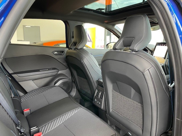 RENAULT Captur 1.8 E-Tech 160 Esprit Alpine DHT-image-9