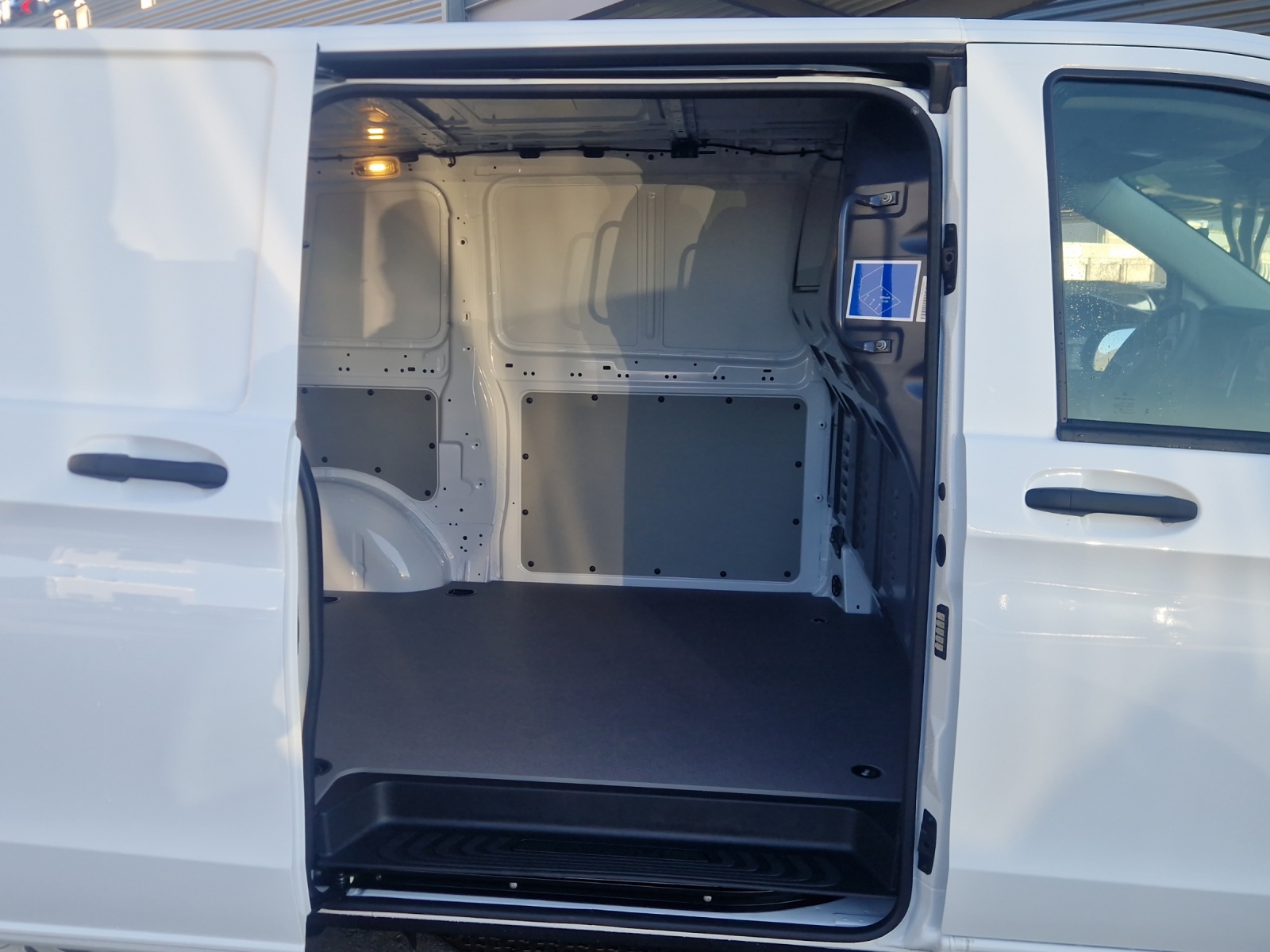 MERCEDES-BENZ Vito 110 CDI Lang Pro-image-10