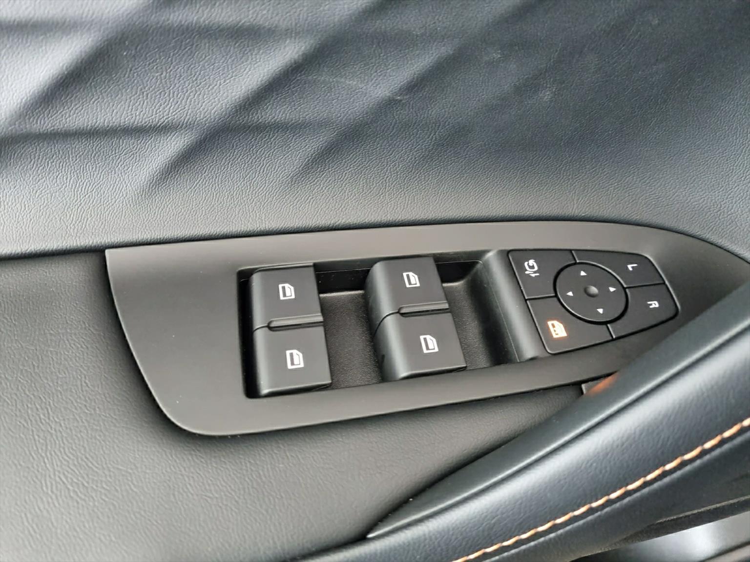 MG MG HS 1.5 T PHEV Luxury-image-8