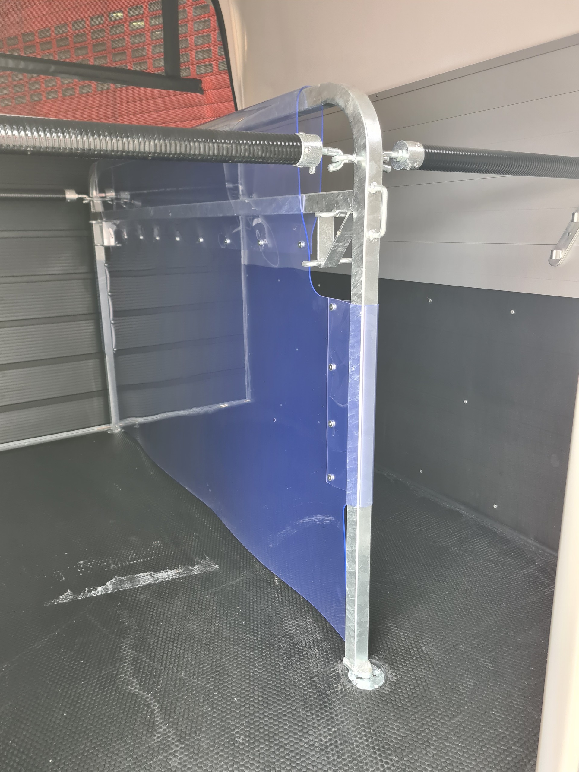 HUMBAUR DMS Equitos Alu Plus 2400 inkl. Hecktüre dreh- und schwenkbar-image-3