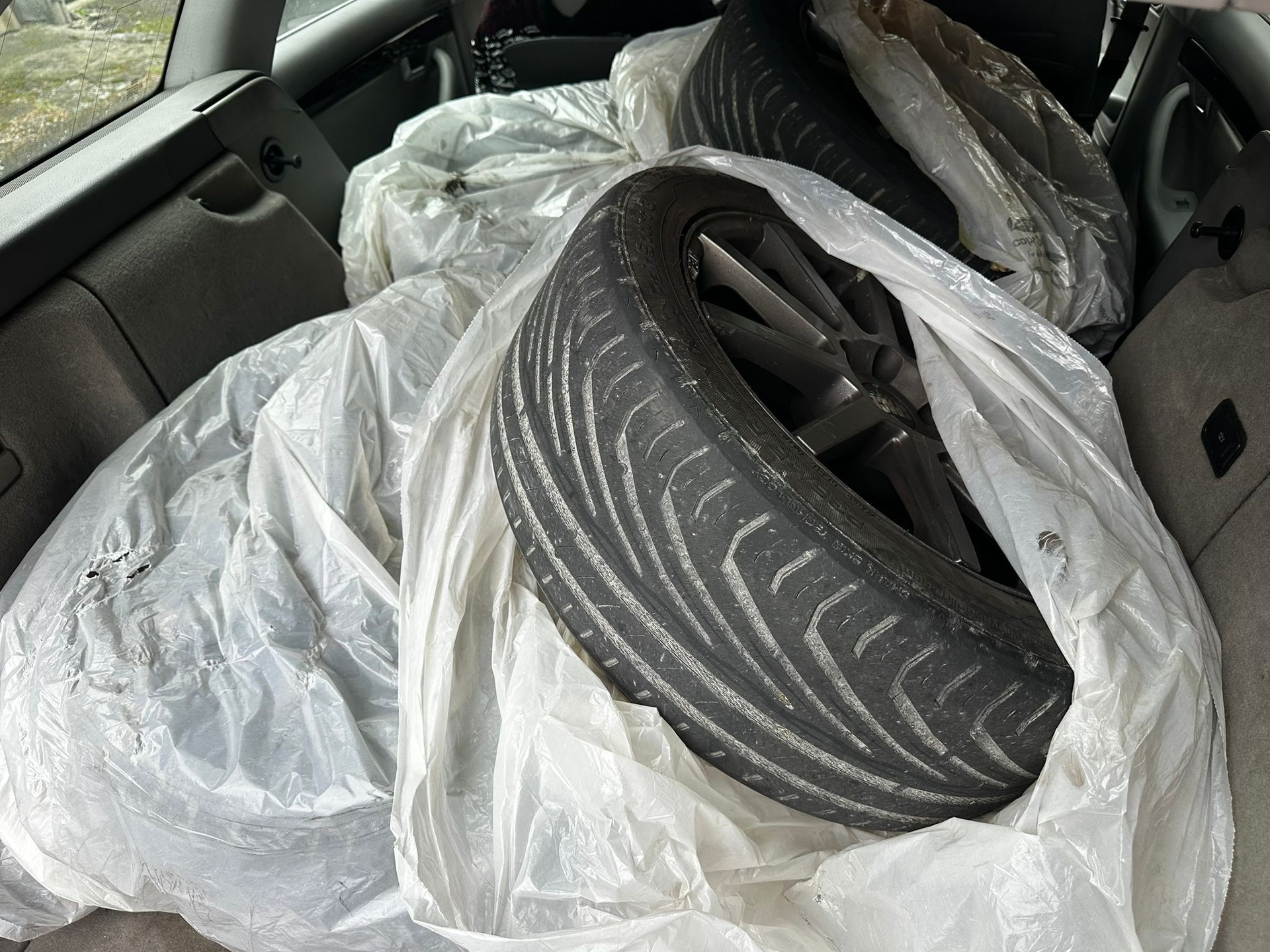 AUDI A4 Avant 1.9 TDI-image-9