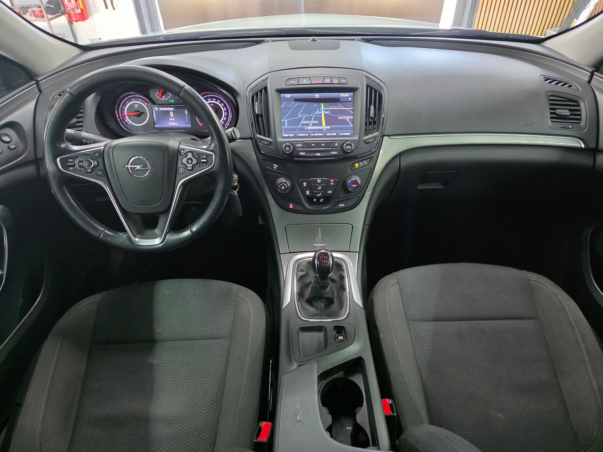 OPEL Insignia Sports Tourer 2.0 CDTI Edition 4WD-image-11