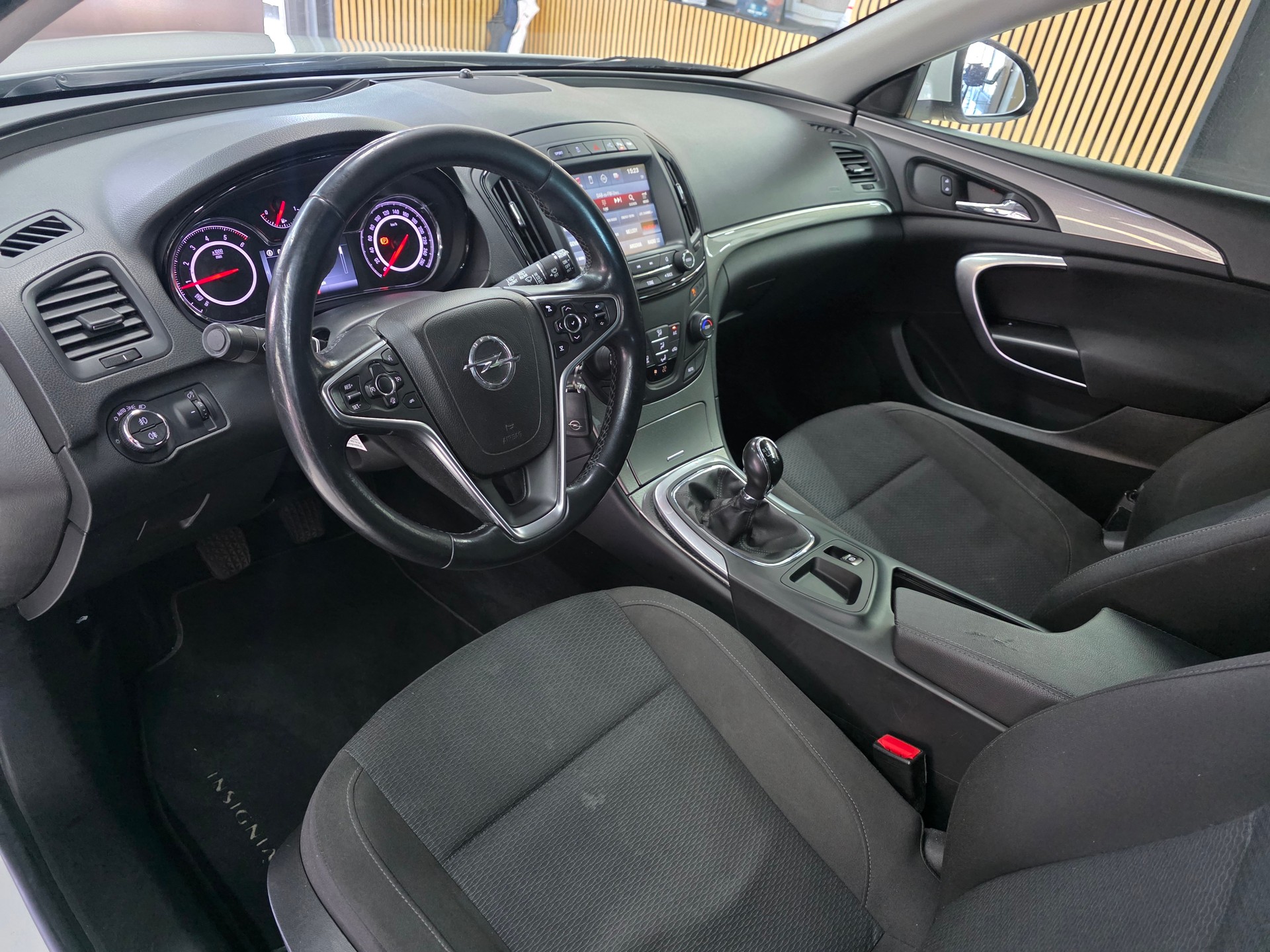 OPEL Insignia Sports Tourer 2.0 CDTI Edition 4WD-image-7