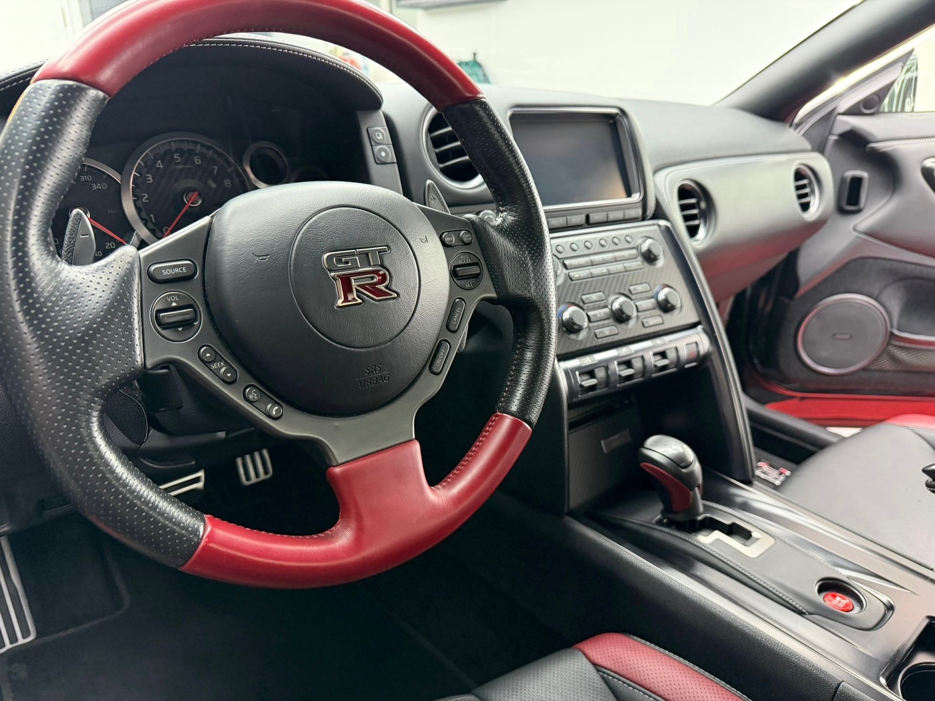 NISSAN GT-R 3.8 V6 Biturbo Black Edition-image-7