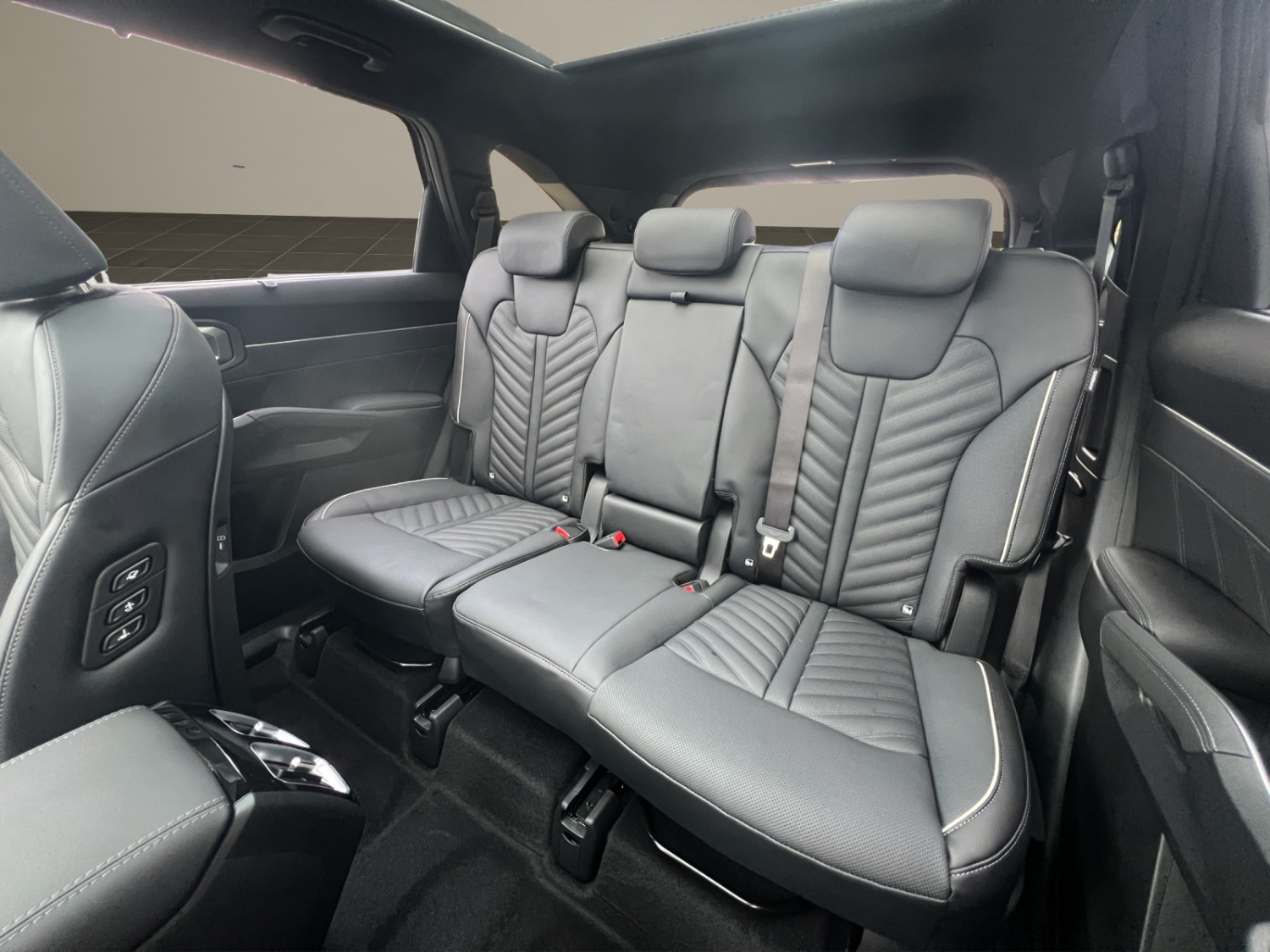 KIA Sorento 1.6 T-GDi Hybrid Style 7P-image-16