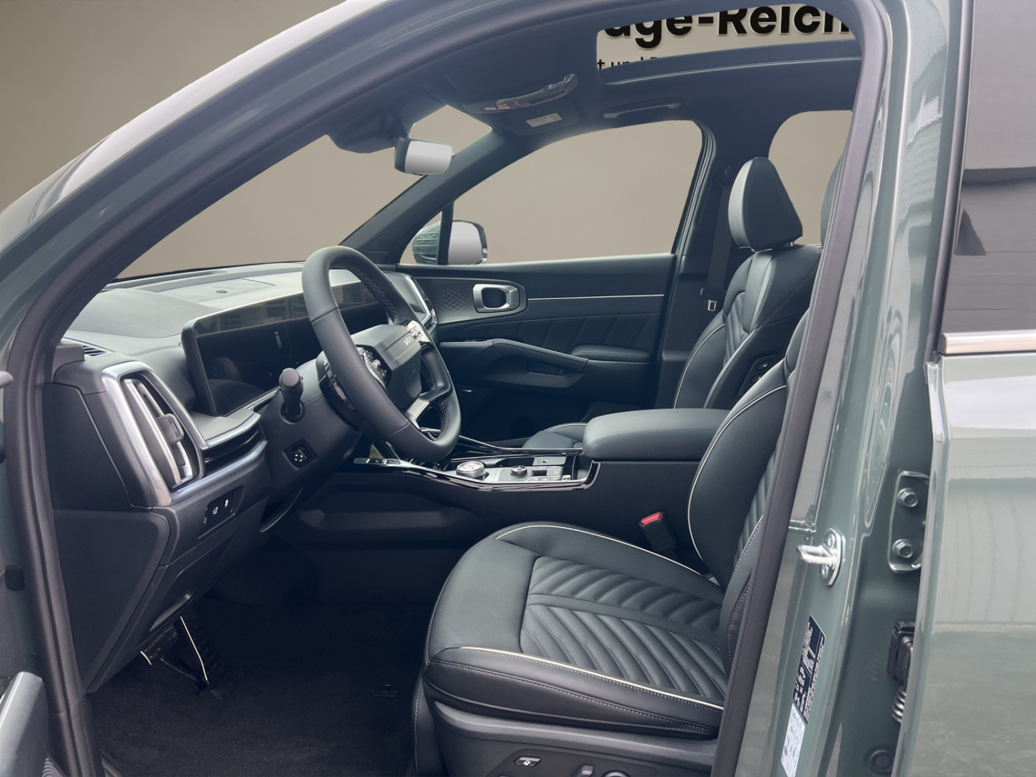 KIA Sorento 1.6 T-GDi Hybrid Style 7P-image-8
