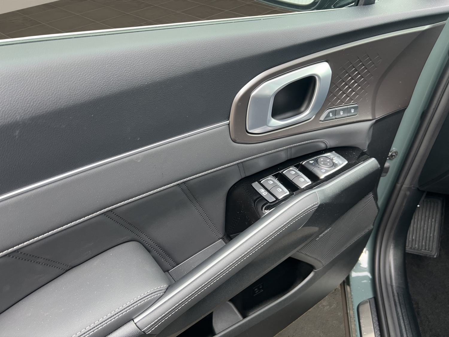 KIA Sorento 1.6 T-GDi Hybrid Style 7P-image-14