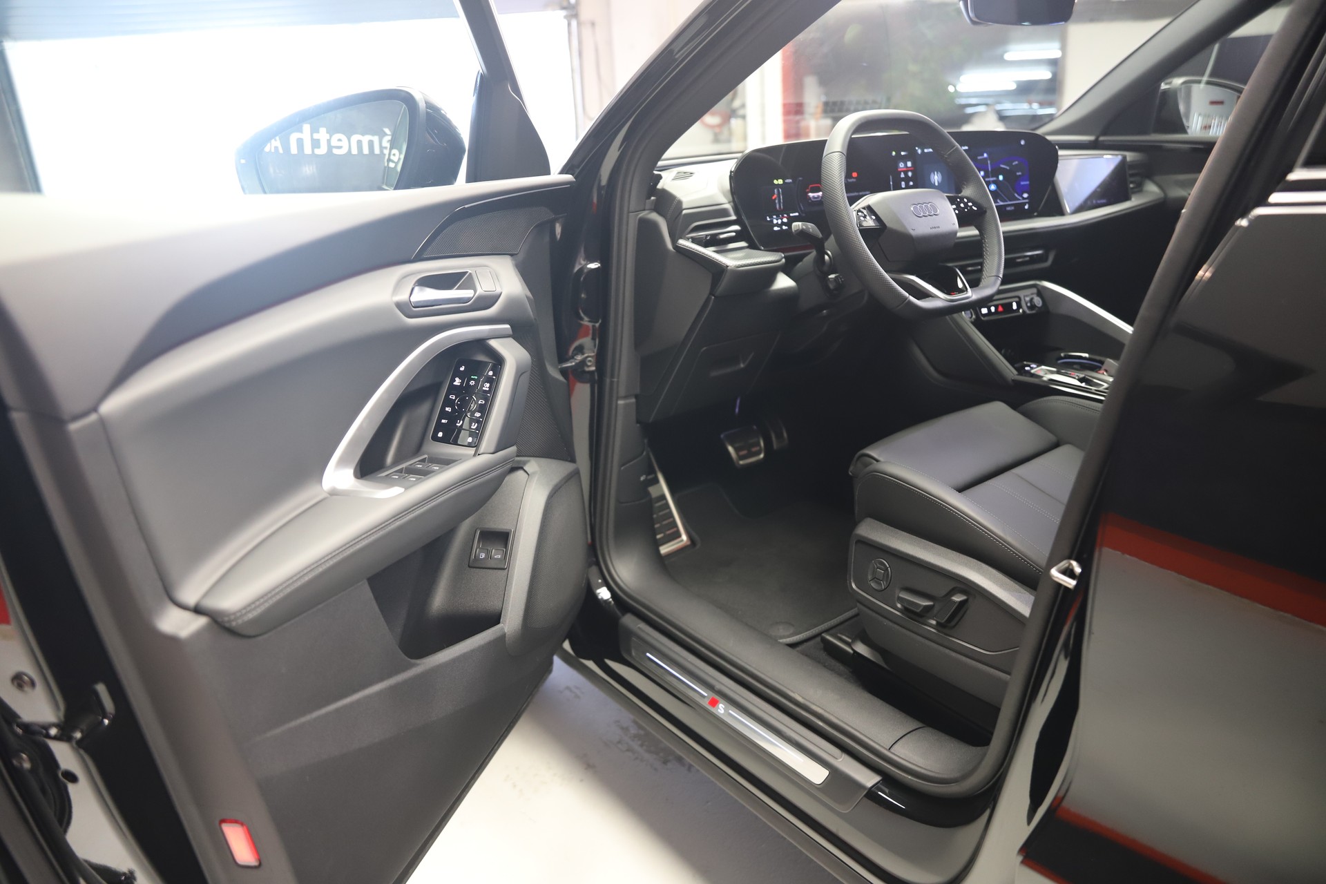 AUDI Q5 Sportback 50 TFSI e PHEV S line quattro S-tronic-image-6