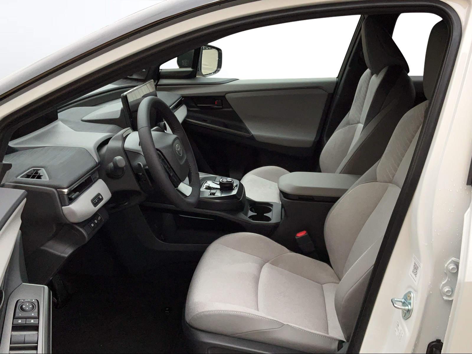 TOYOTA C-HR+ Premium AWD-image-2