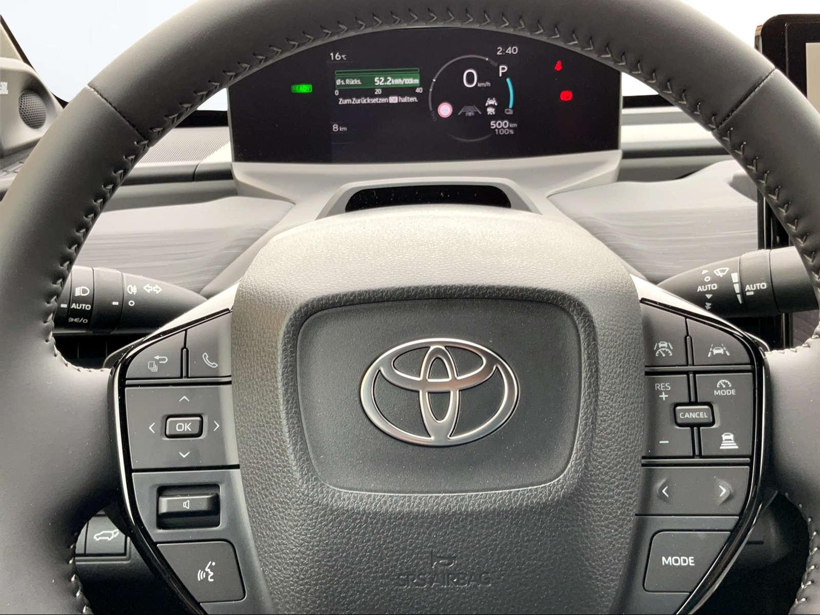 TOYOTA C-HR+ Premium AWD-image-7