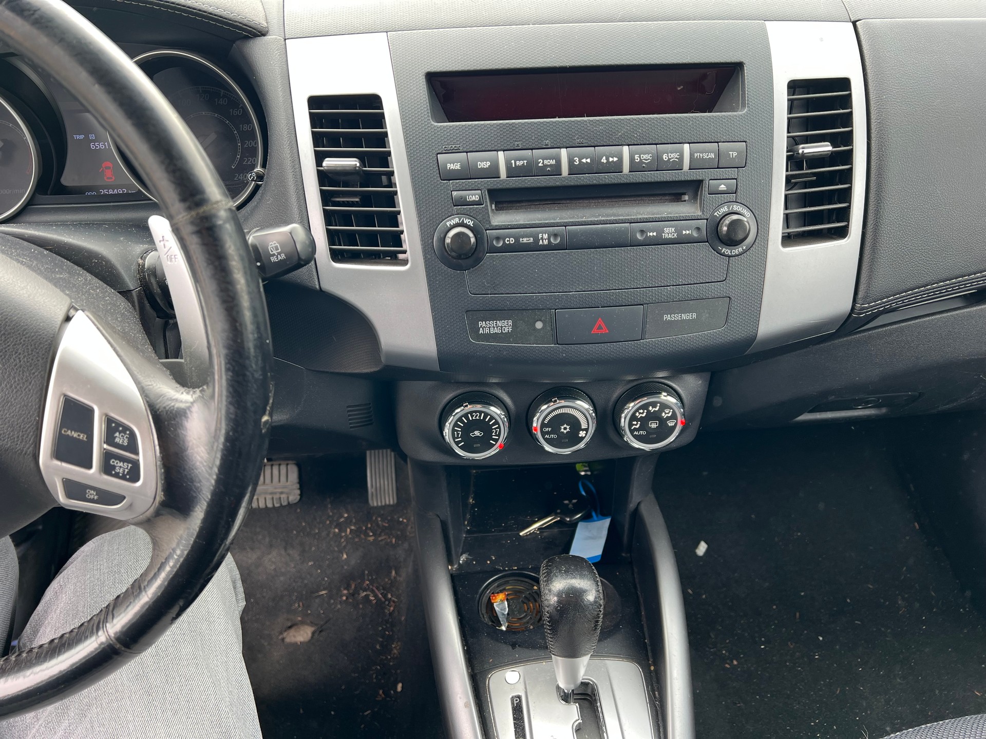 MITSUBISHI Outlander 2.4 Instyle 4WD CVT-image-7