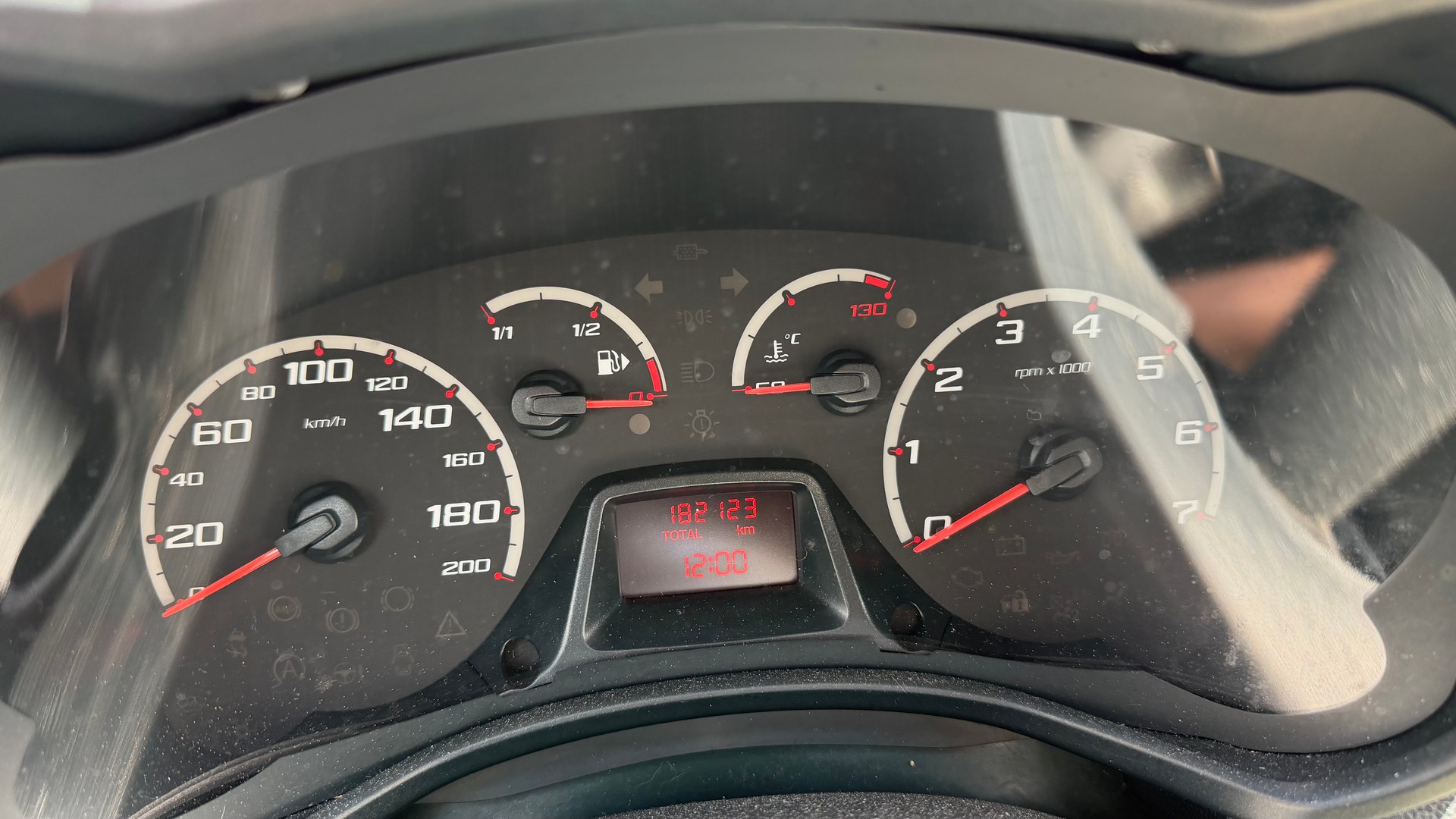 FORD KA 1.25 Ambiente-image-9