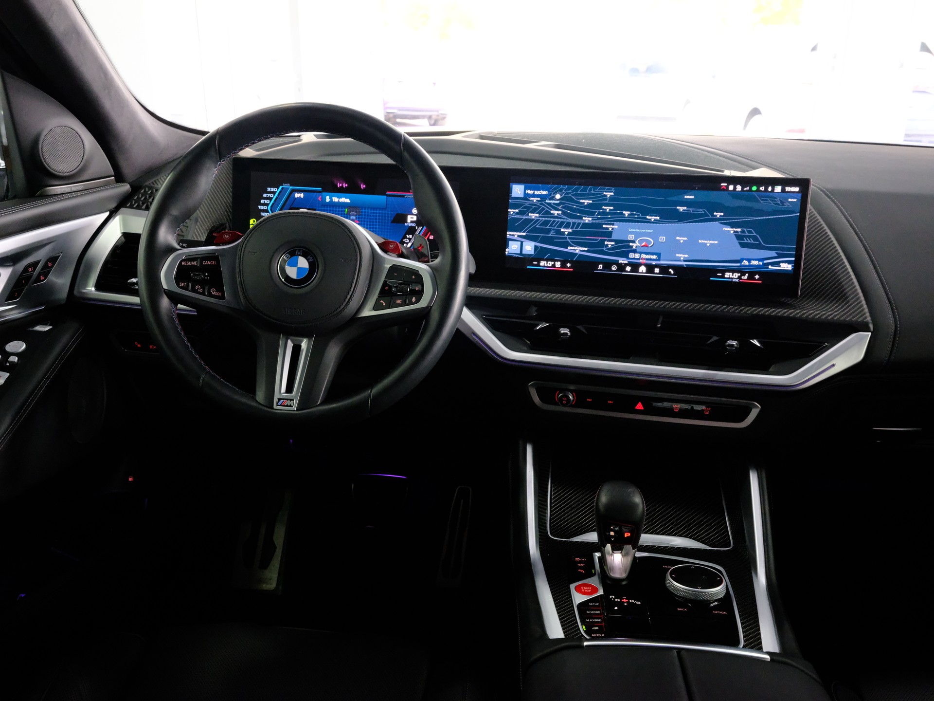 BMW XM xDrive 50e PHEV Steptronic-image-30