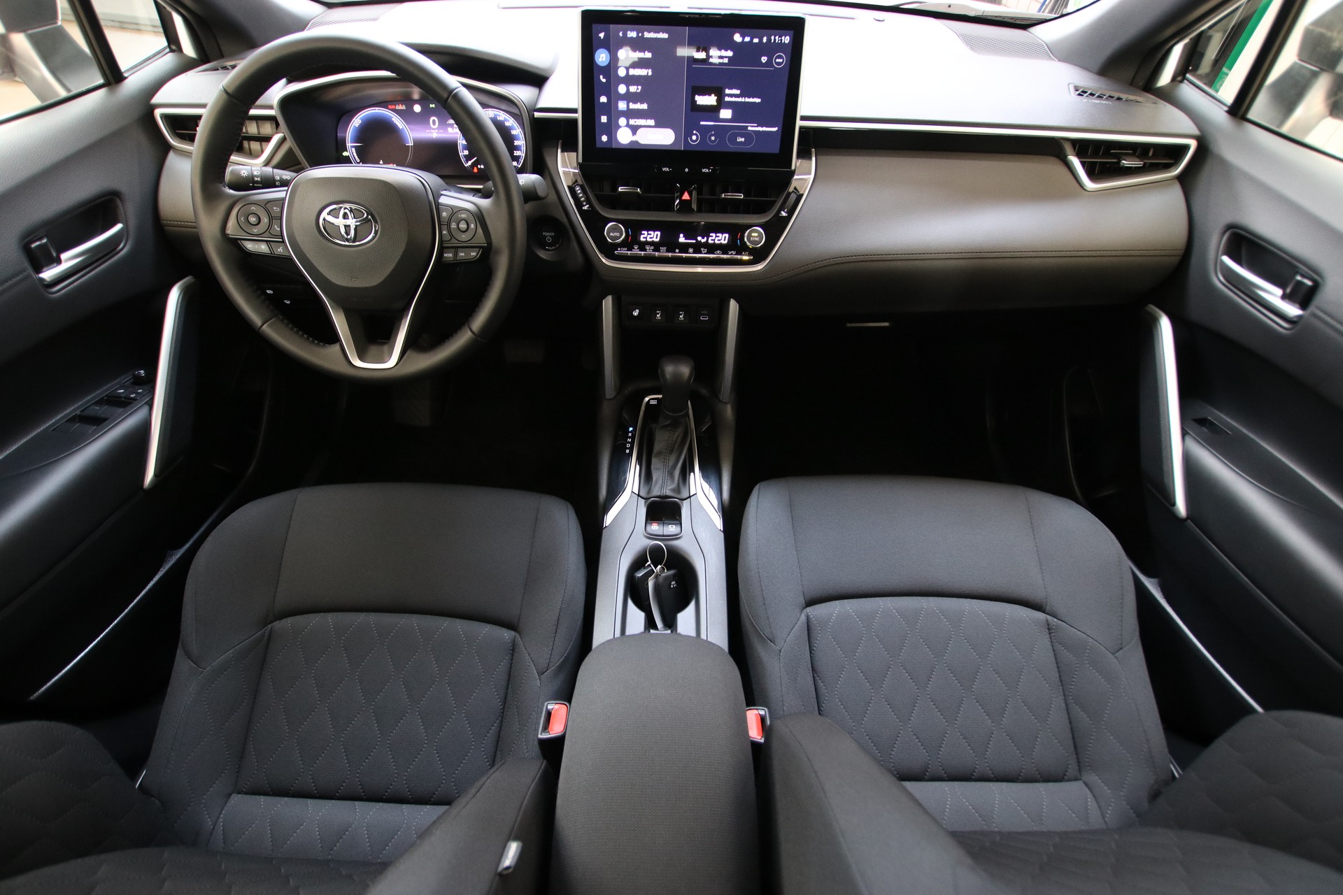 TOYOTA Corolla Cross 1.8 Trend e-CVT-image-9