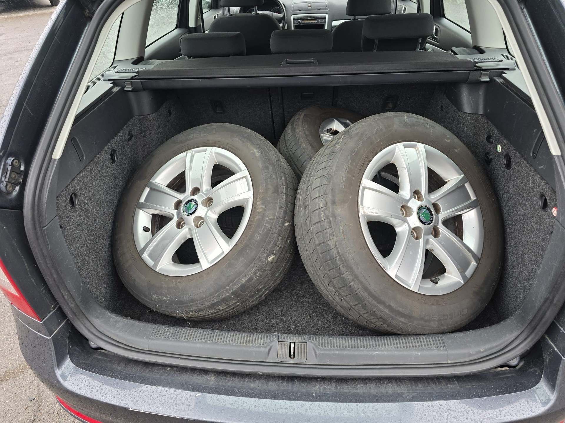 SKODA Octavia Combi 1.6 TDI Swiss Adventure 4x4-image-14