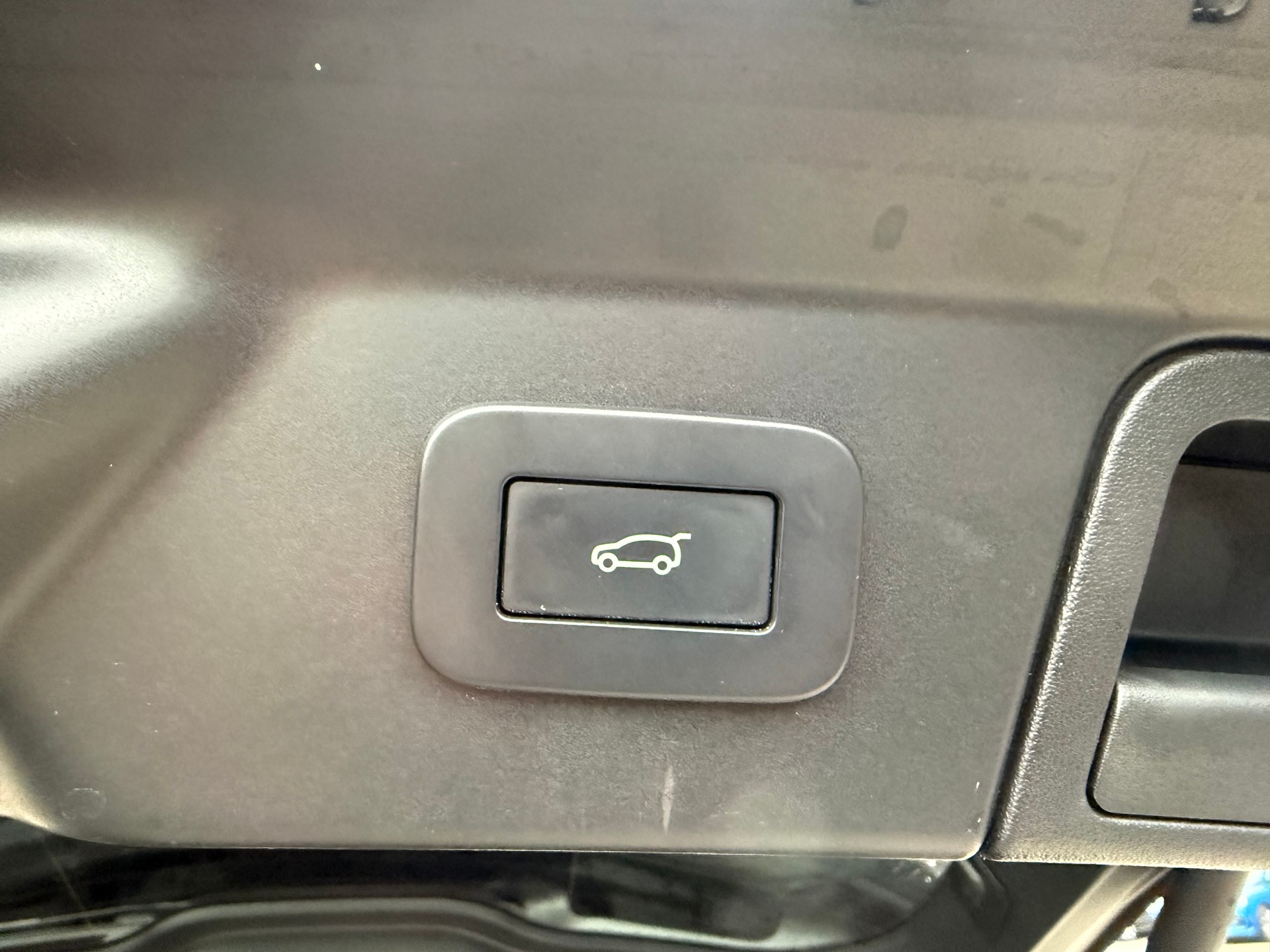 LAND ROVER Range Rover Velar 2.0 T R-Dynamic SE * LUFTFEDERUNG*PANORAMADACH-image-6