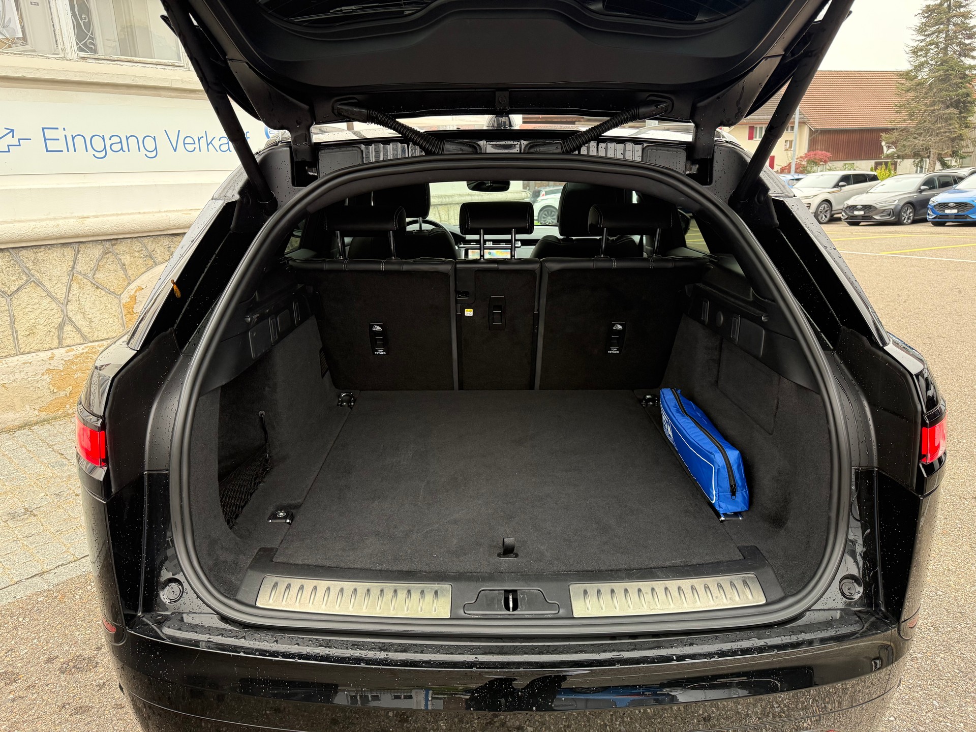 LAND ROVER Range Rover Velar 2.0 T R-Dynamic SE * LUFTFEDERUNG*PANORAMADACH-image-5