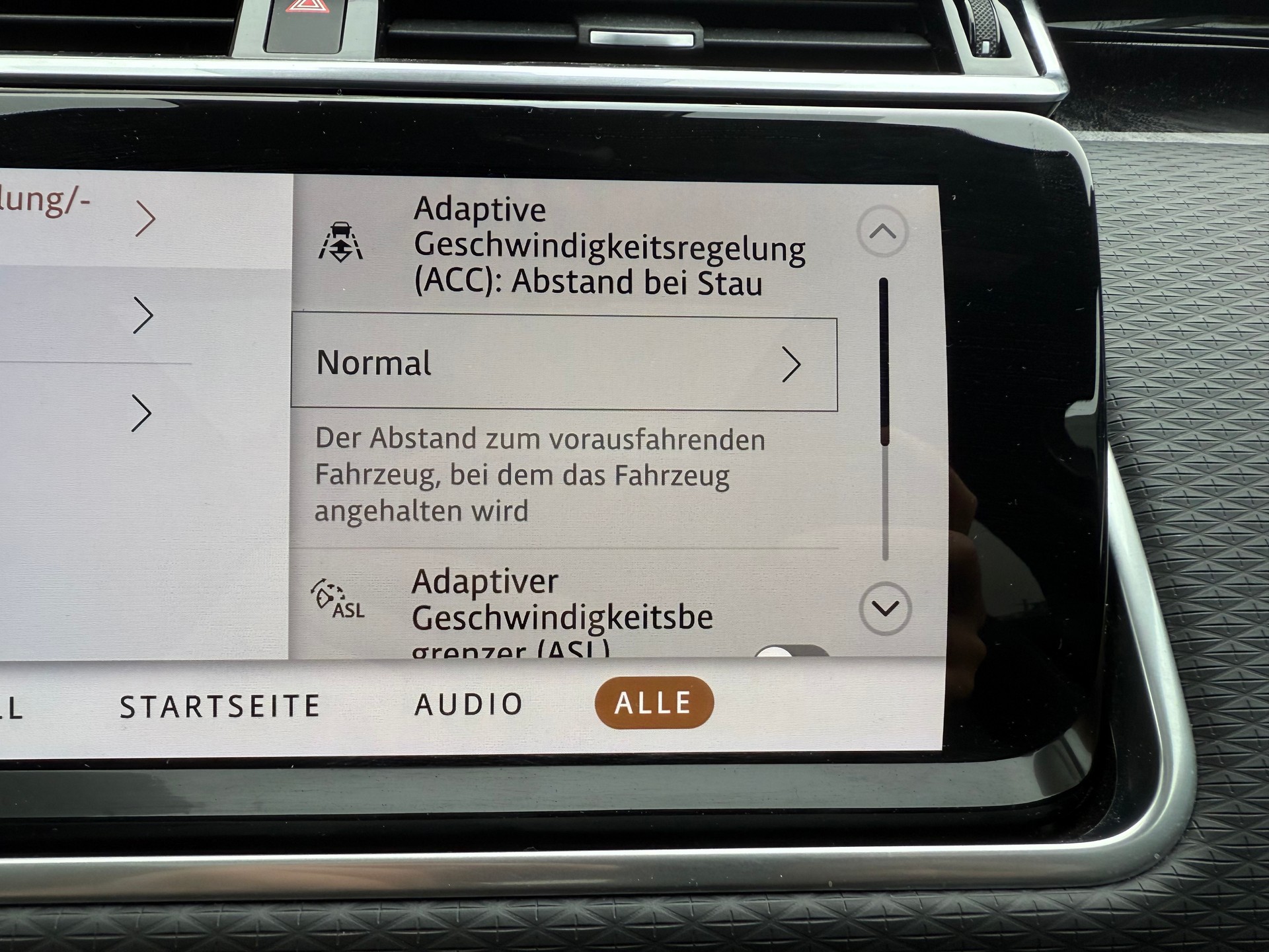 LAND ROVER Range Rover Velar 2.0 T R-Dynamic SE * LUFTFEDERUNG*PANORAMADACH-image-15