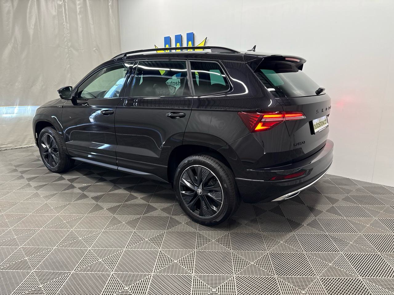 SKODA Karoq 1.5 TSI SportLine DSG-showroom-element-1