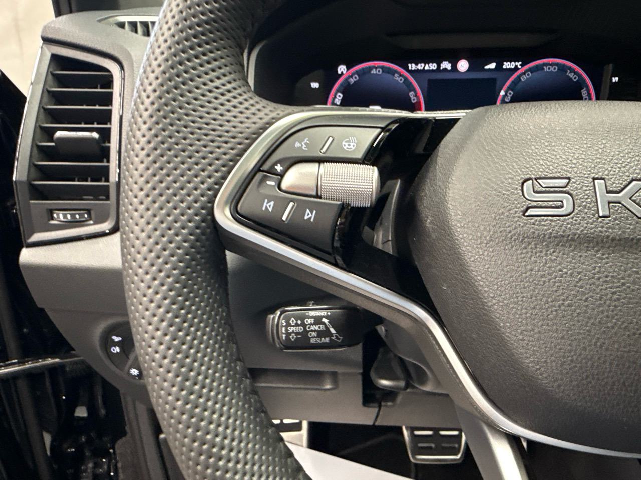 SKODA Karoq 1.5 TSI SportLine DSG-image-8