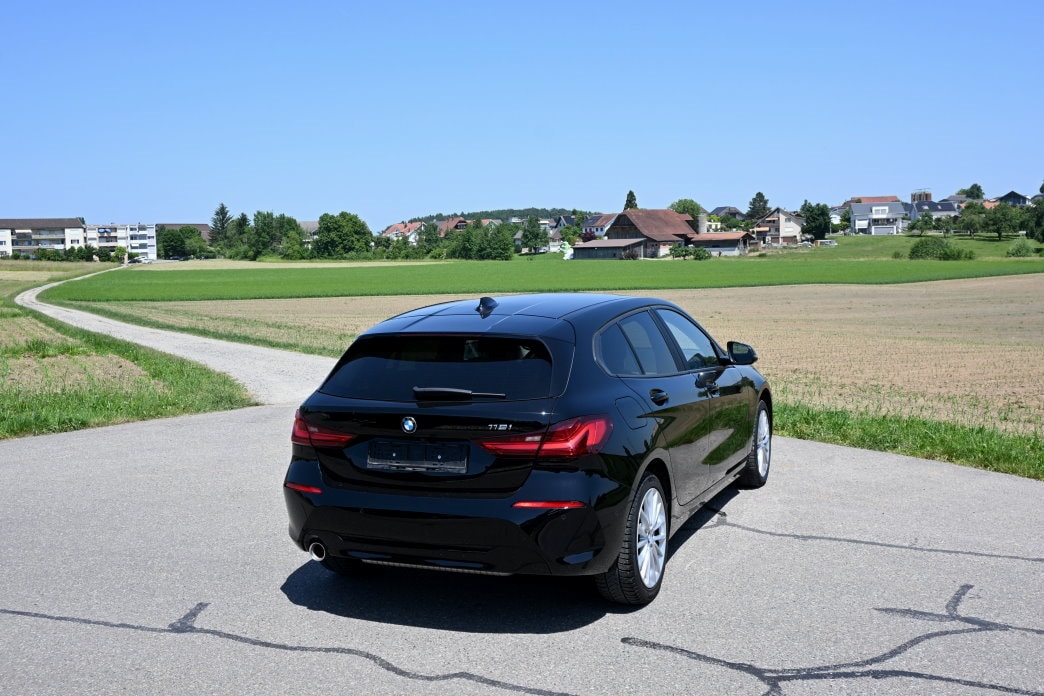 BMW 118i Steptronic-image-2