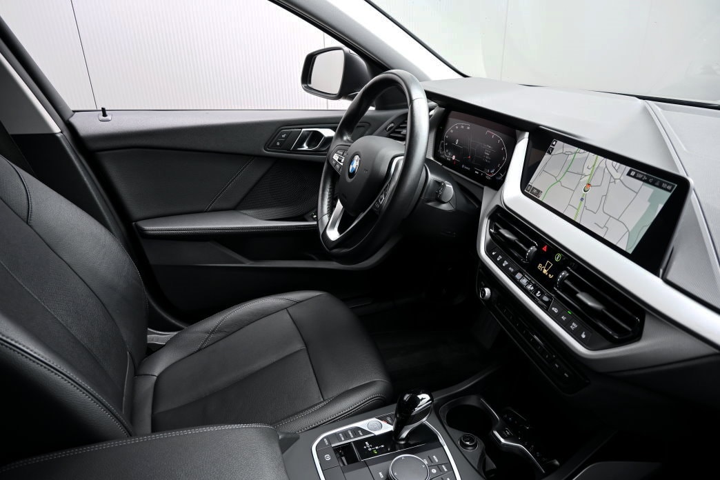 BMW 118i Steptronic-image-6