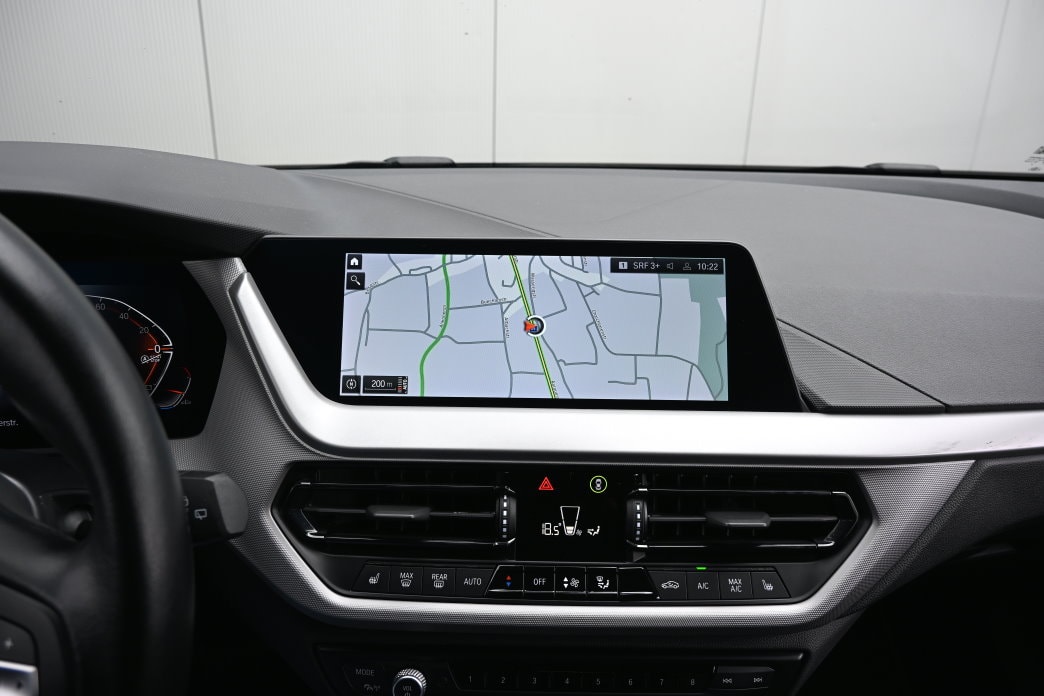 BMW 118i Steptronic-image-11