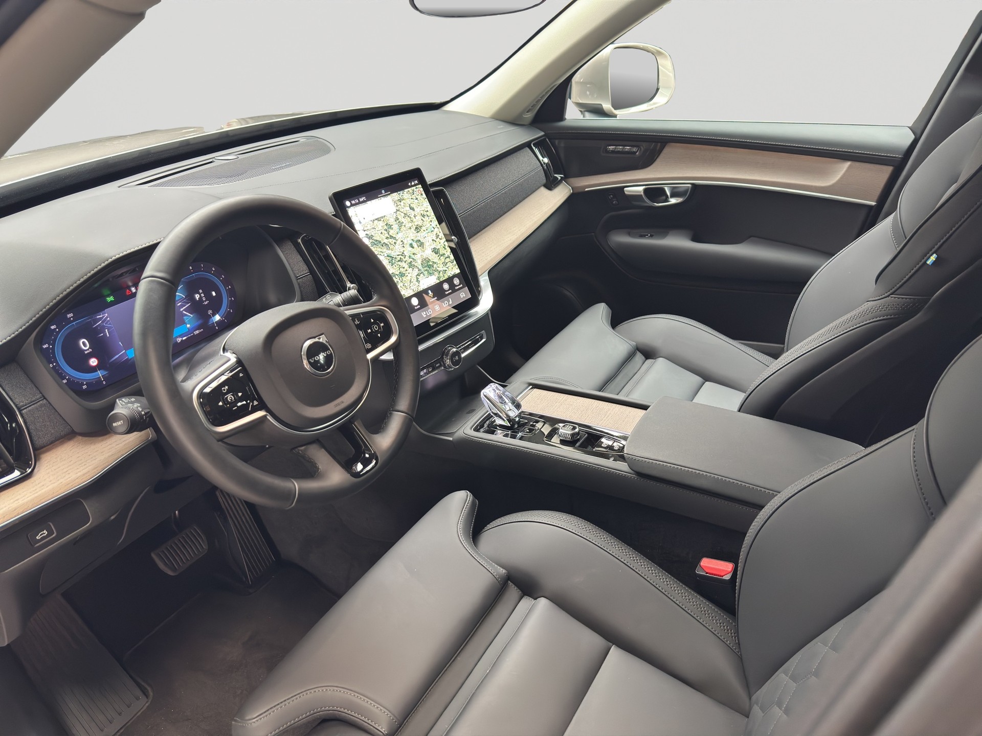 VOLVO XC90 B5 Benzin 7Pl. Mild Hybrid AWD Plus Bright Geartronic-image-6
