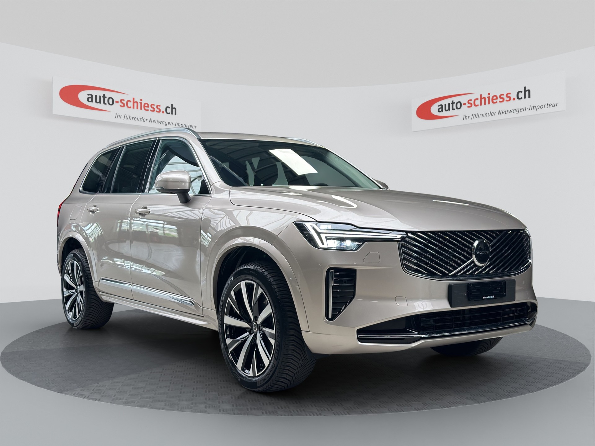 VOLVO XC90 B5 Benzin 7Pl. Mild Hybrid AWD Plus Bright Geartronic