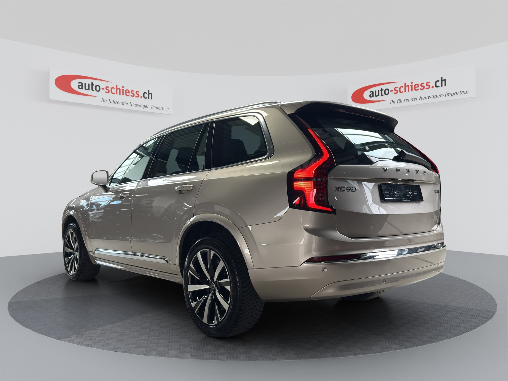 VOLVO XC90 B5 Benzin 7Pl. Mild Hybrid AWD Plus Bright Geartronic-showroom-element-2