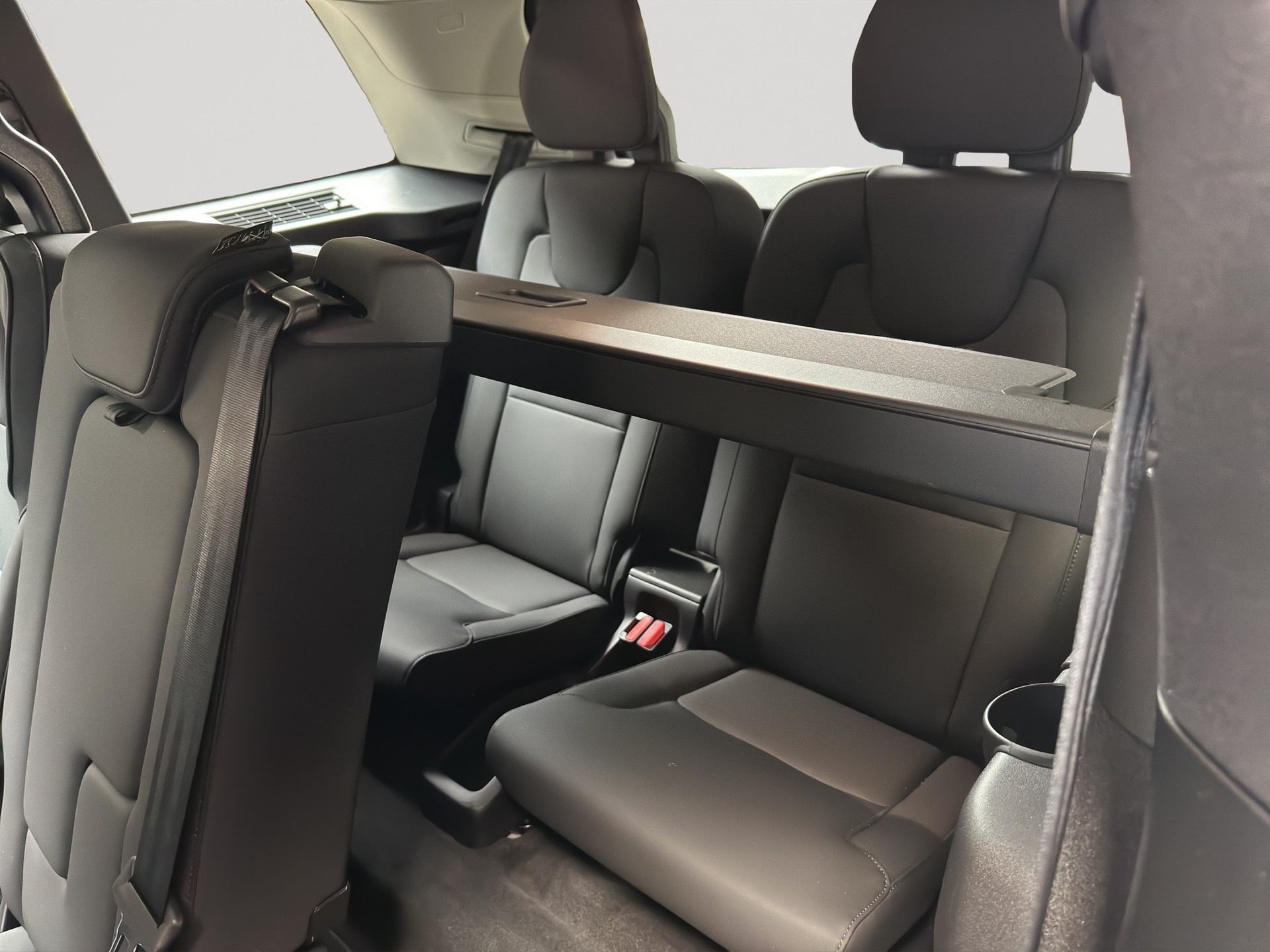VOLVO XC90 B5 Benzin 7Pl. Mild Hybrid AWD Plus Bright Geartronic-image-8